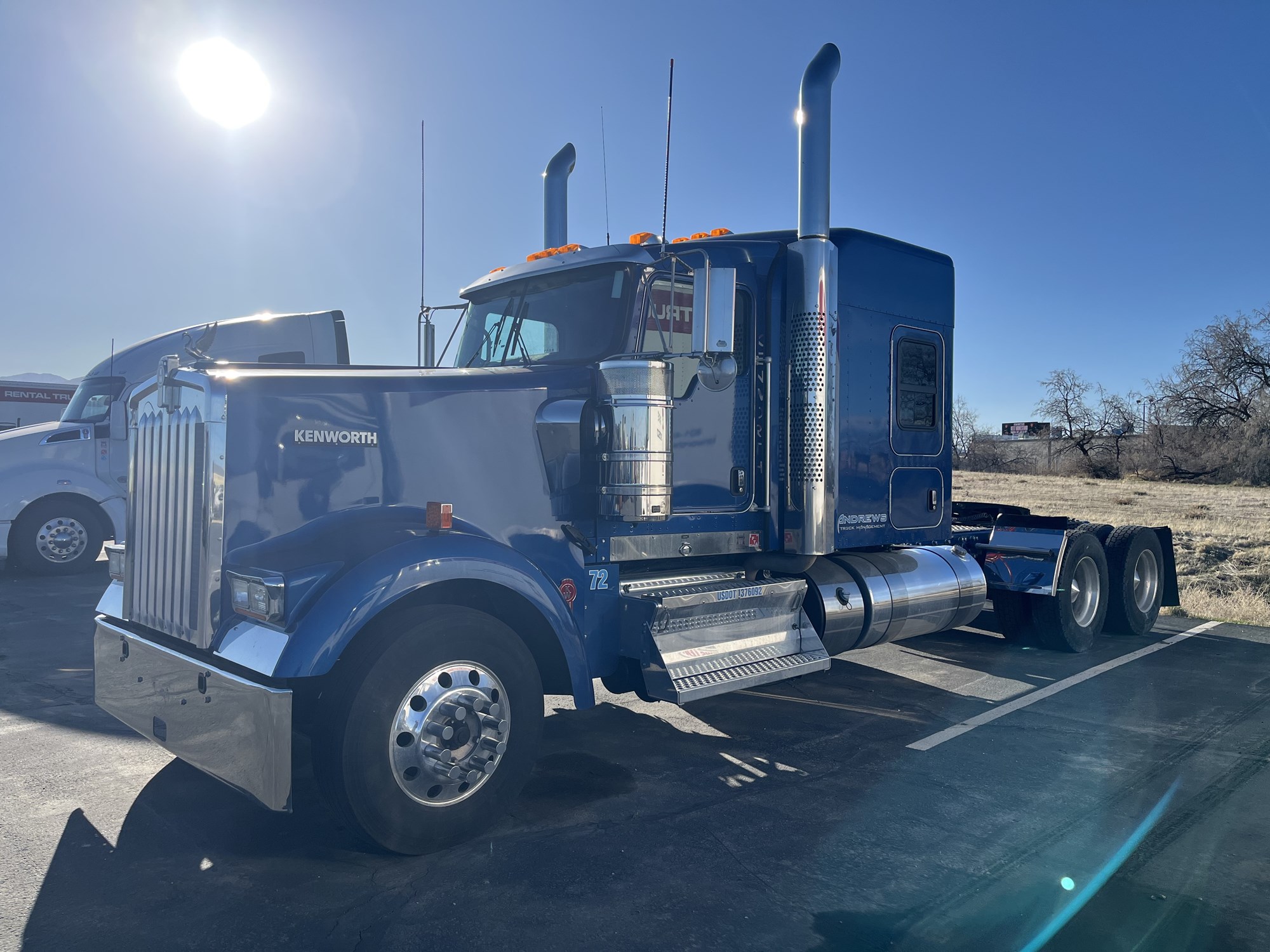 2019 Kenworth W900 - image 2 of 5