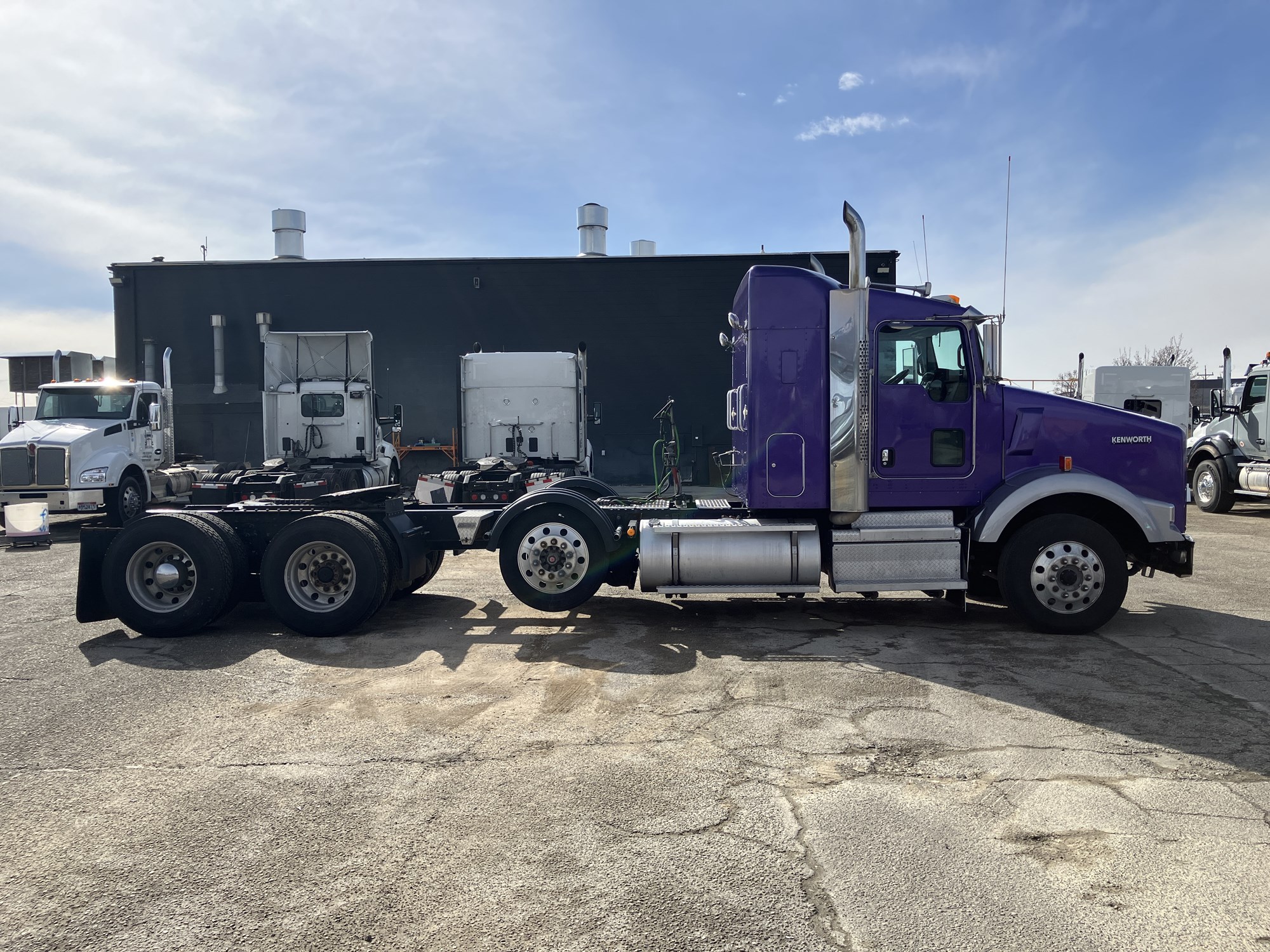 2020 Kenworth T800 - image 6 of 6