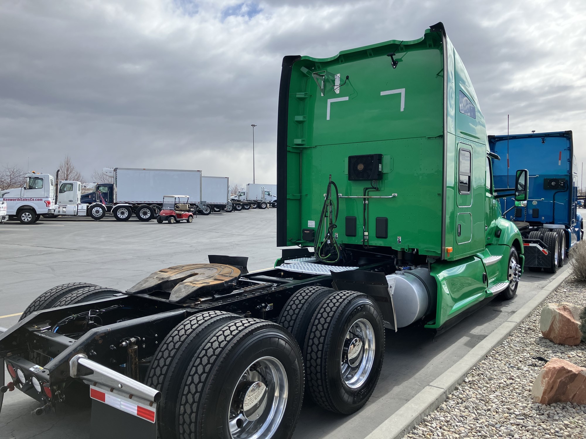 2020 Kenworth T680 - image 4 of 6