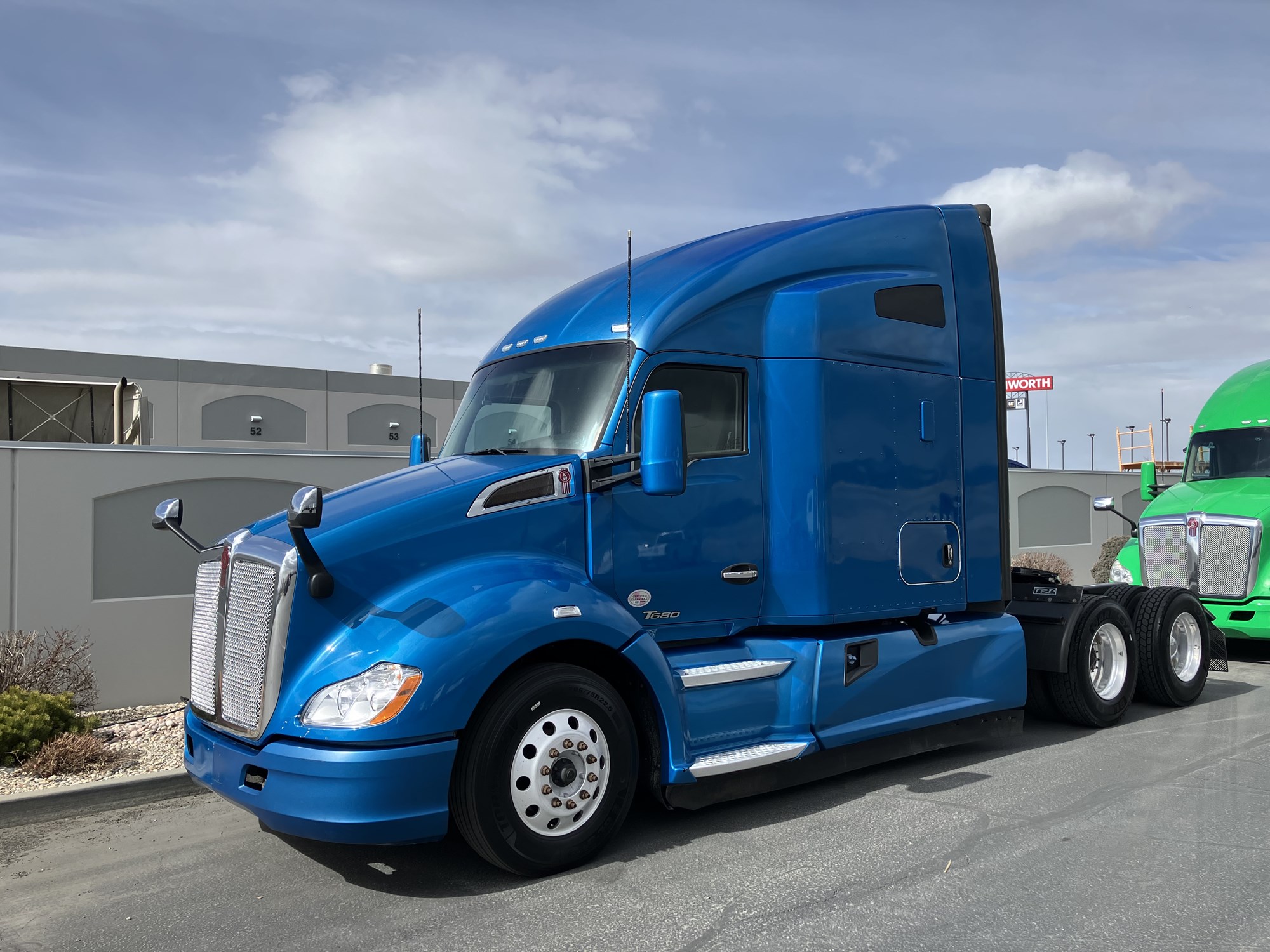 2020 Kenworth T680 - image 2 of 6