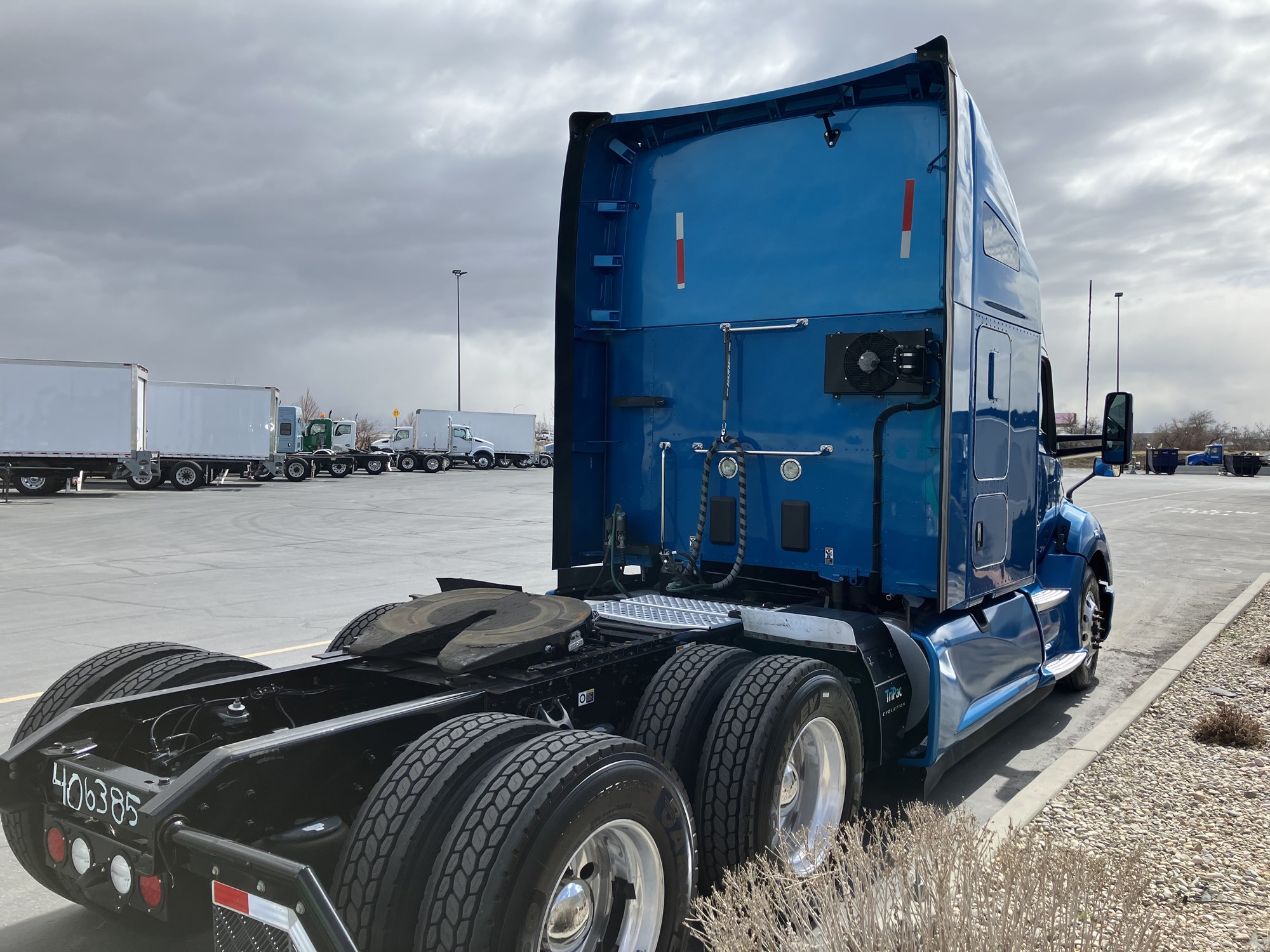 2020 Kenworth T680 - image 5 of 6