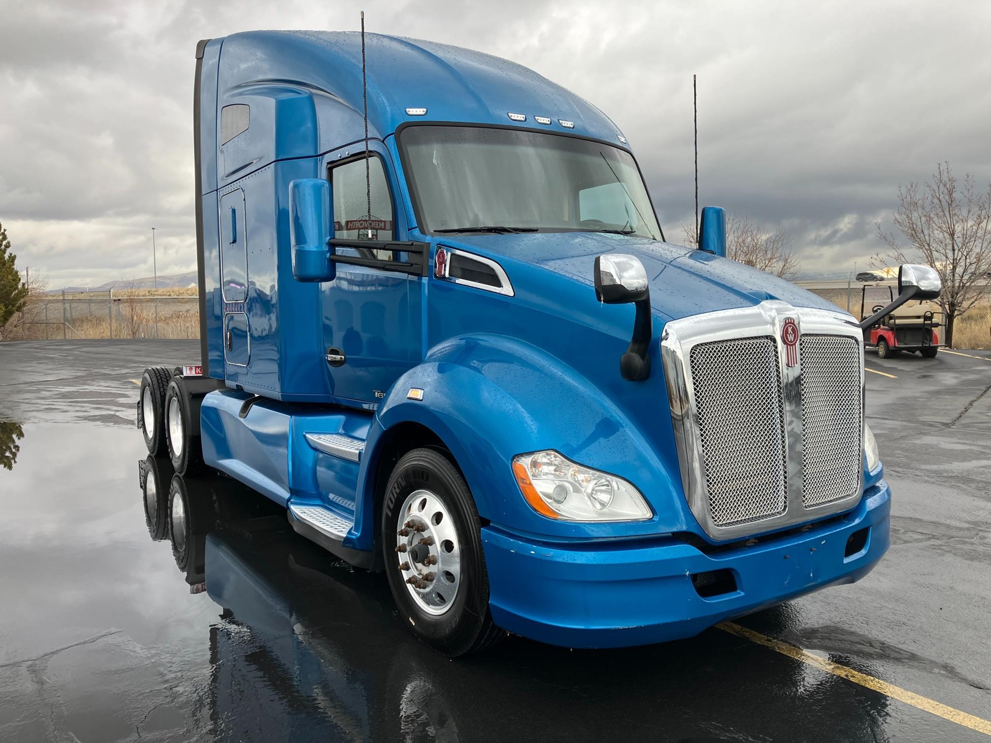 2020 Kenworth T680 - image 3 of 6