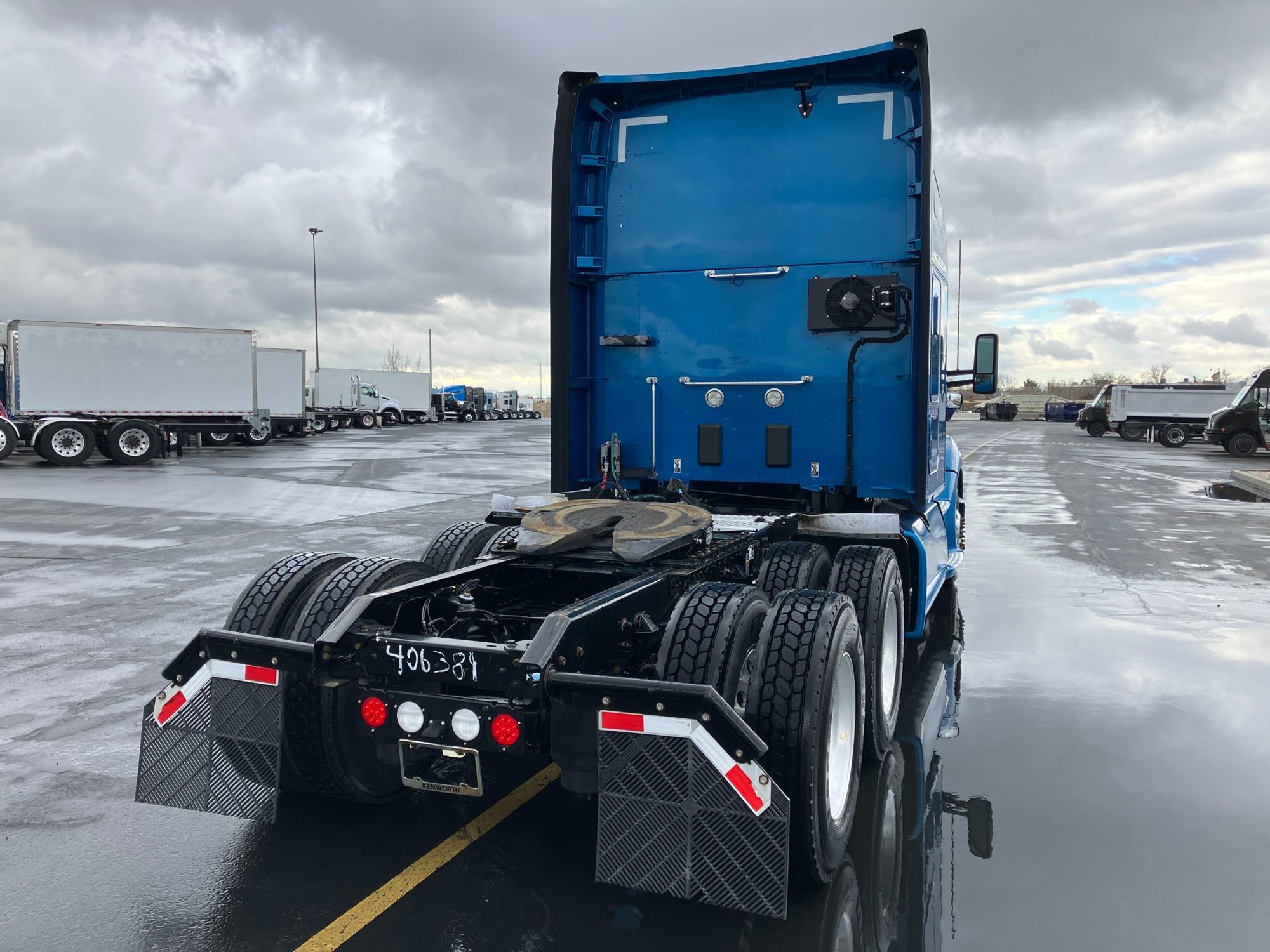 2020 Kenworth T680 - image 5 of 6