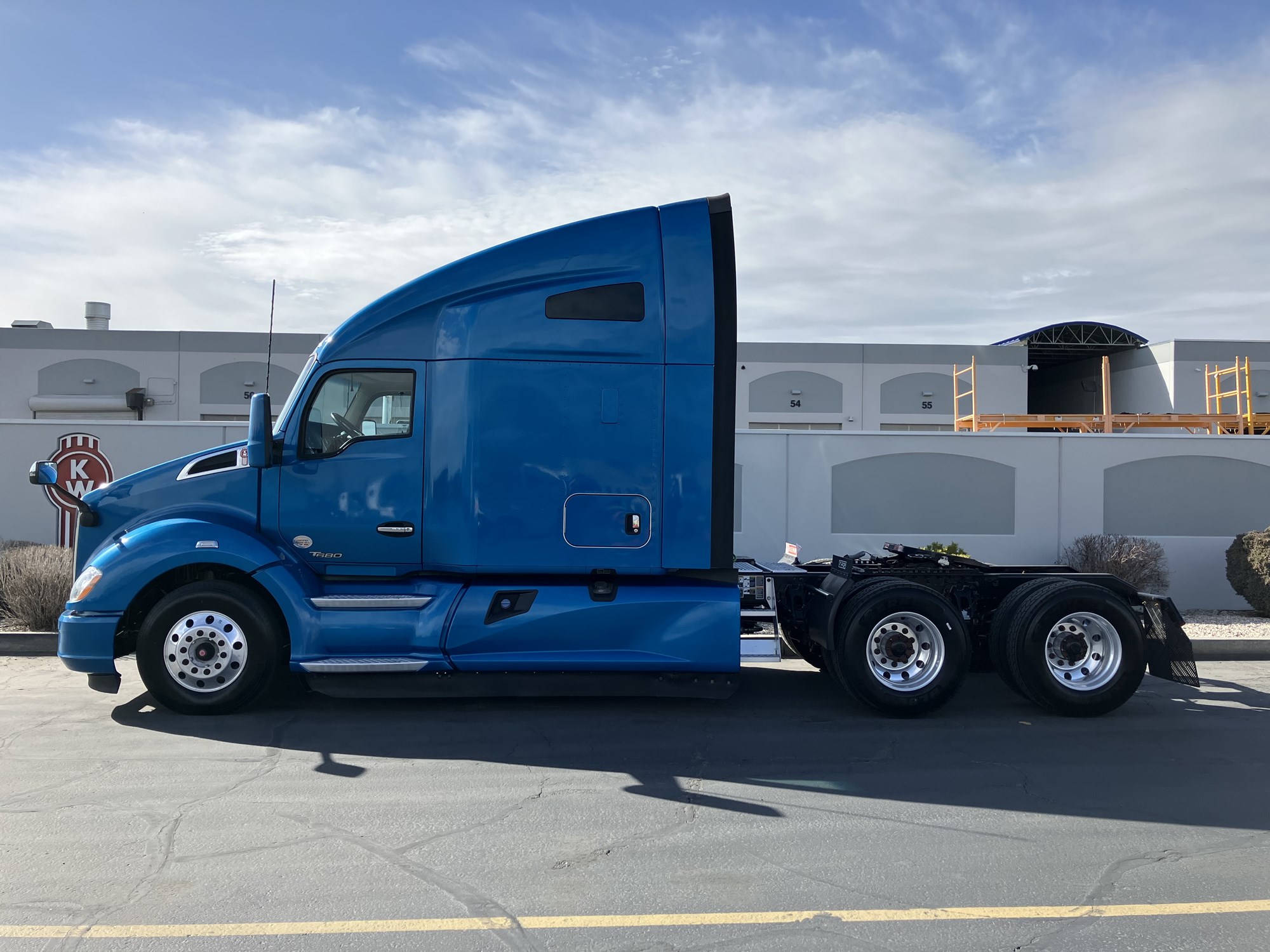 2020 Kenworth T680 - image 1 of 6