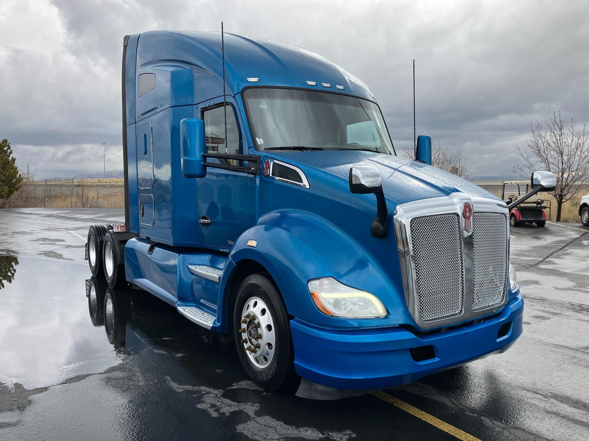 2020 Kenworth T680 - image 3 of 6