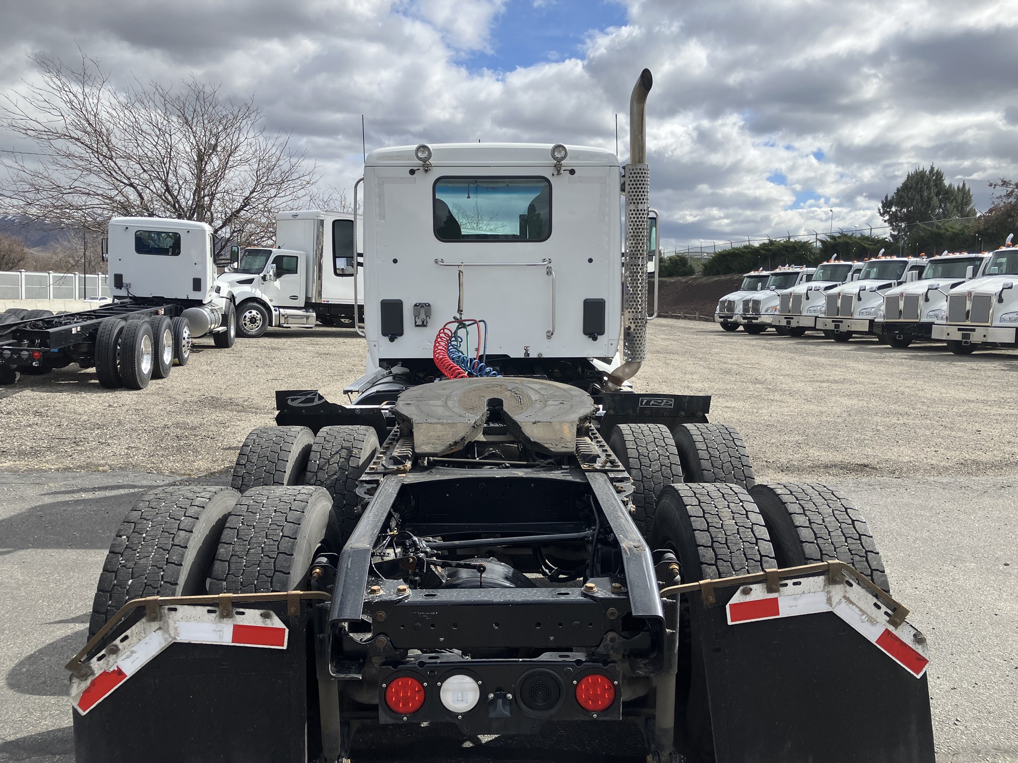 2020 Kenworth T880 - image 4 of 6