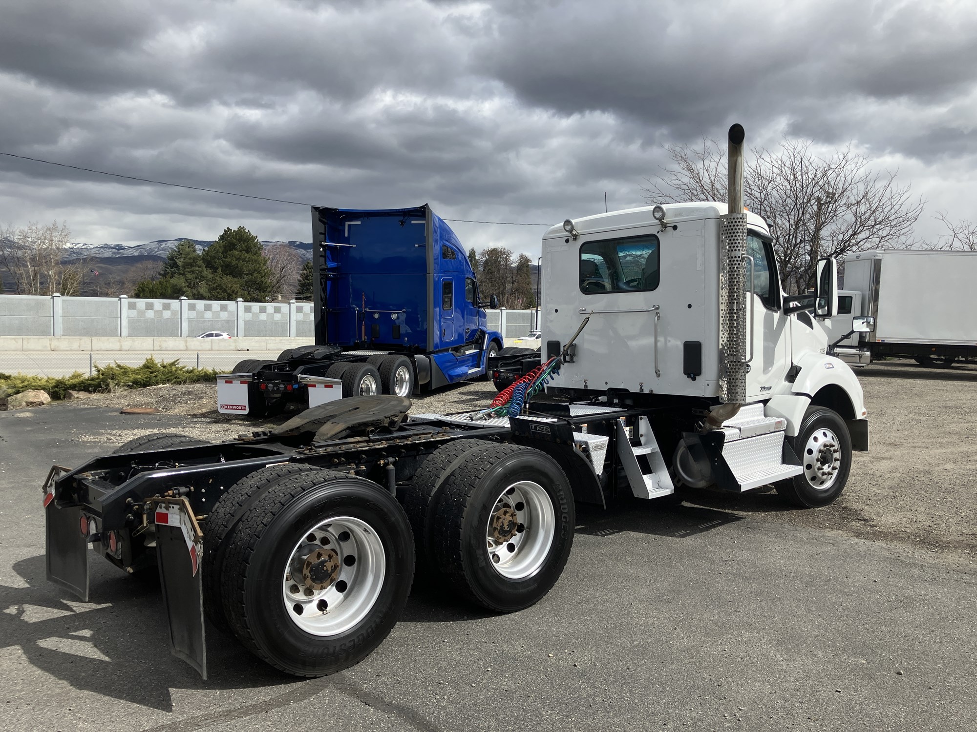 2020 Kenworth T880 - image 5 of 6