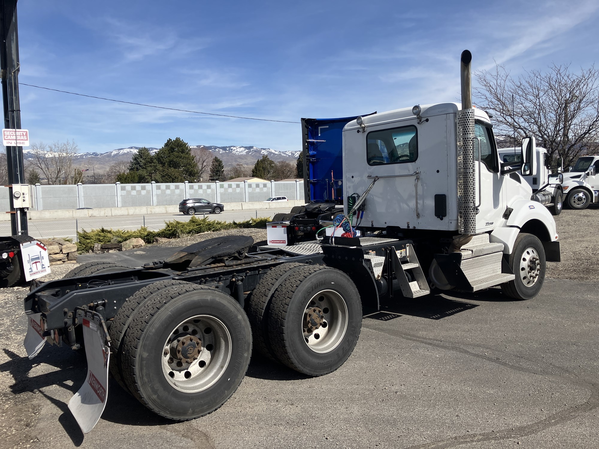 2020 Kenworth T880 - image 5 of 6