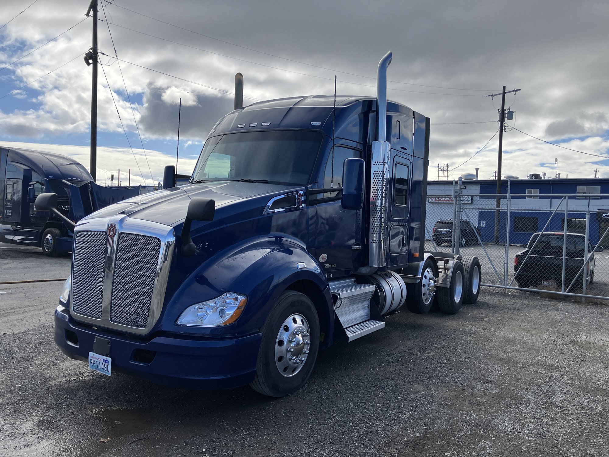 2020 Kenworth T680 - image 1 of 6