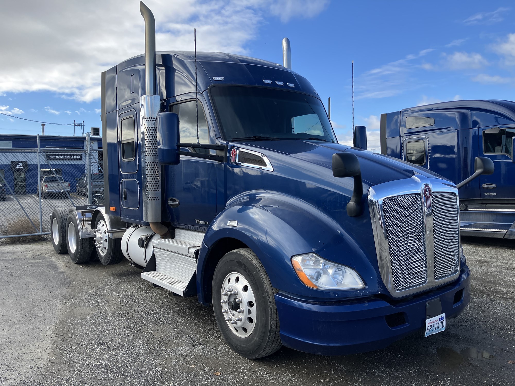 2020 Kenworth T680 - image 4 of 6