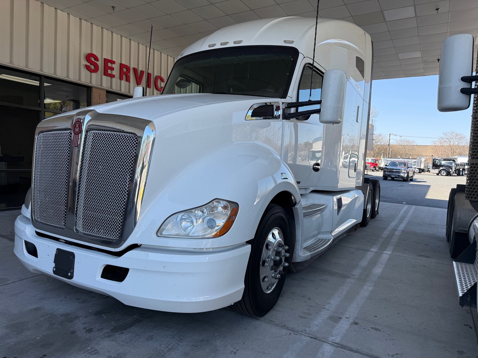 2020 Kenworth T680 - image 1 of 3