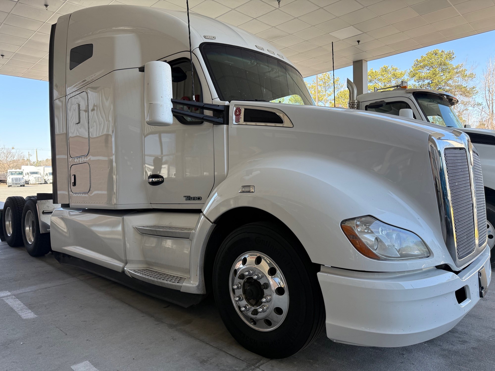 2020 Kenworth T680 - image 3 of 3