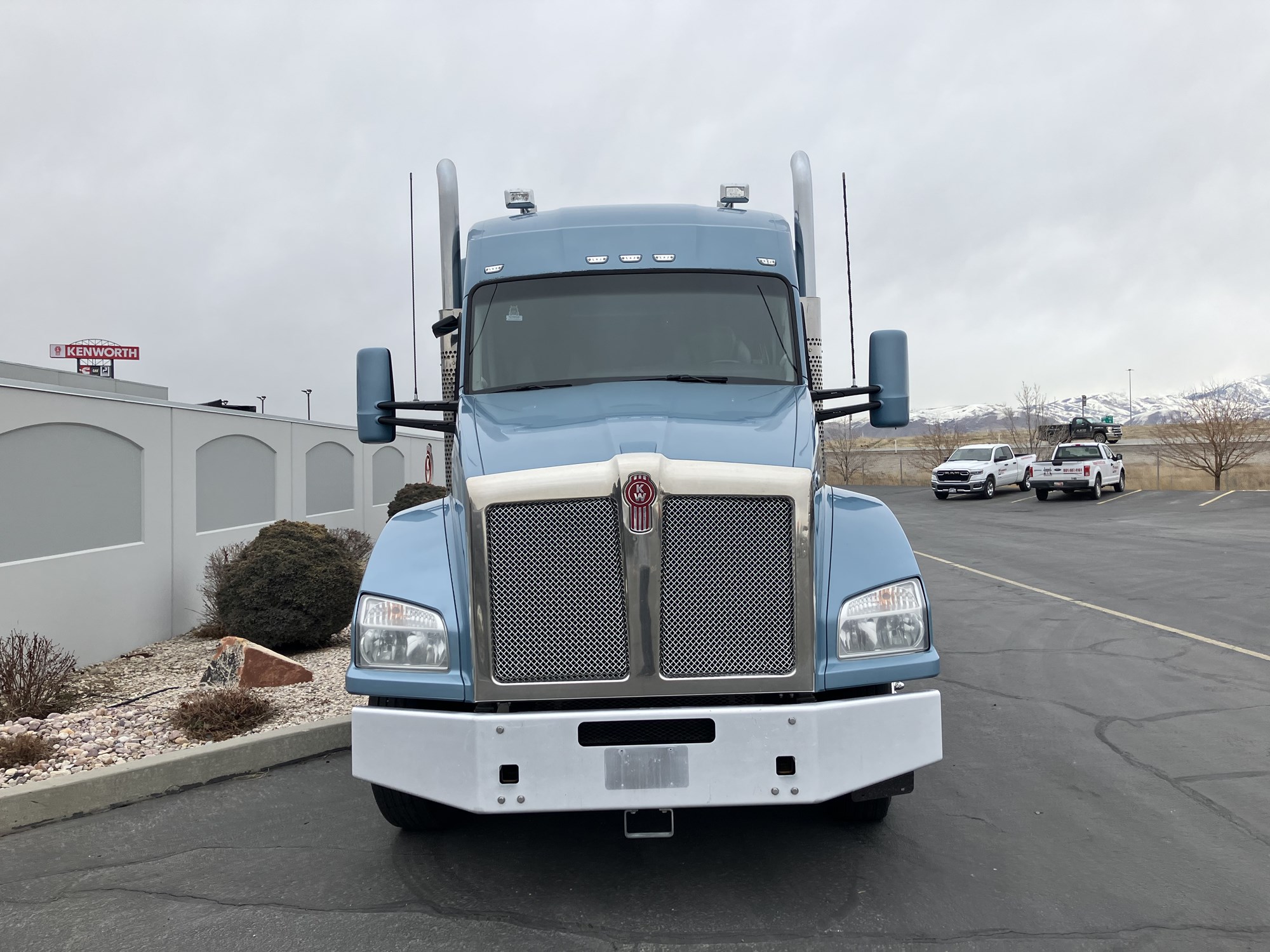 2020 Kenworth T880 - image 3 of 6