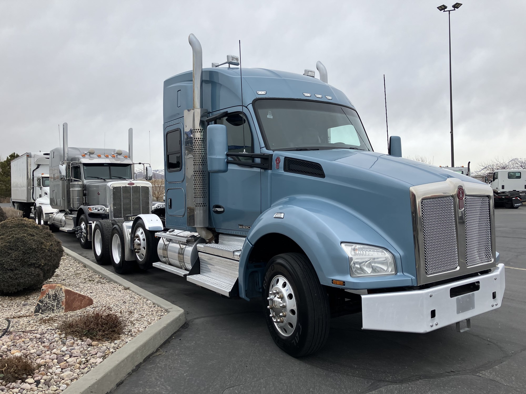 2020 Kenworth T880 - image 4 of 6