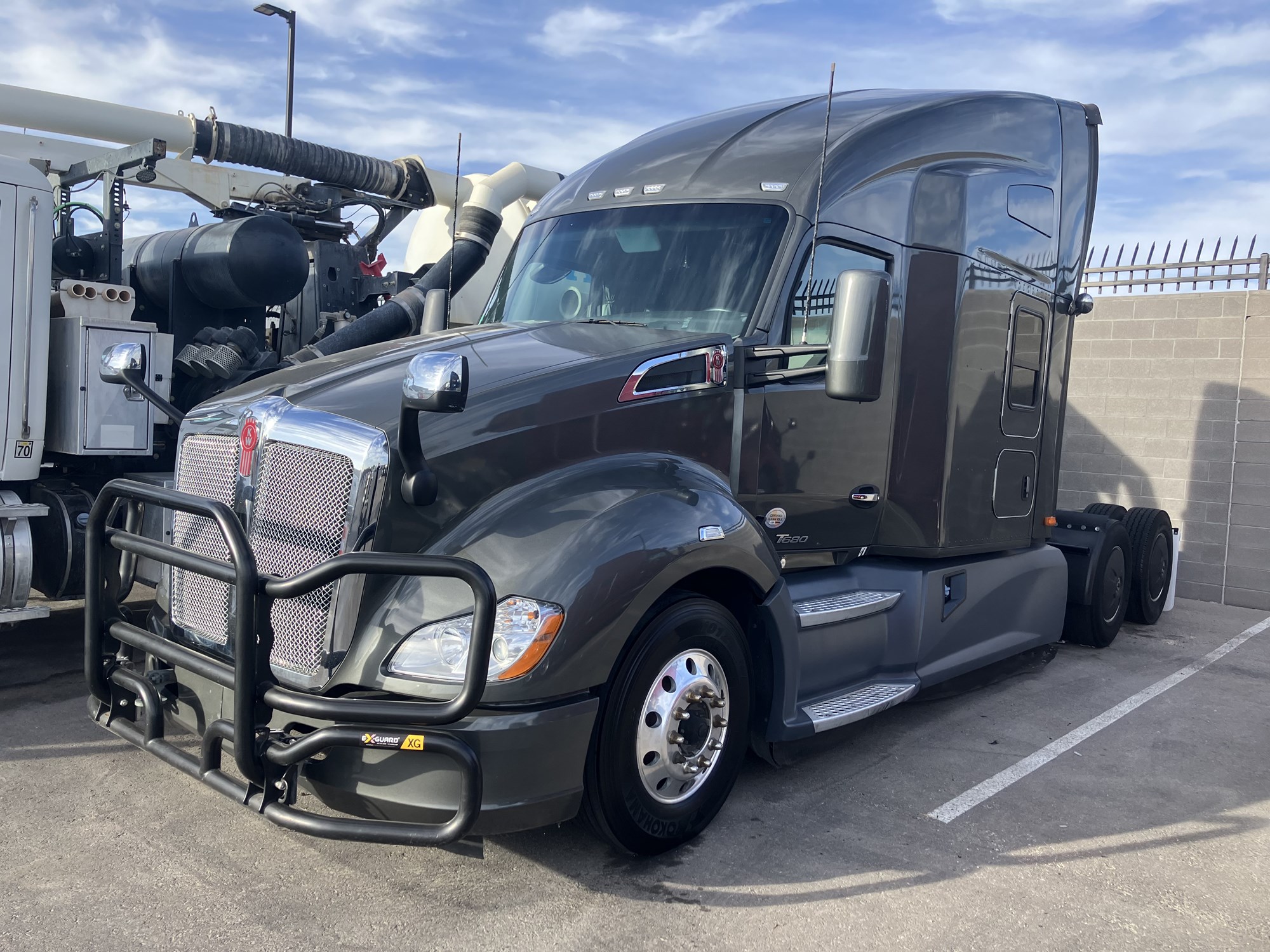 2021 Kenworth T680 - image 6 of 6