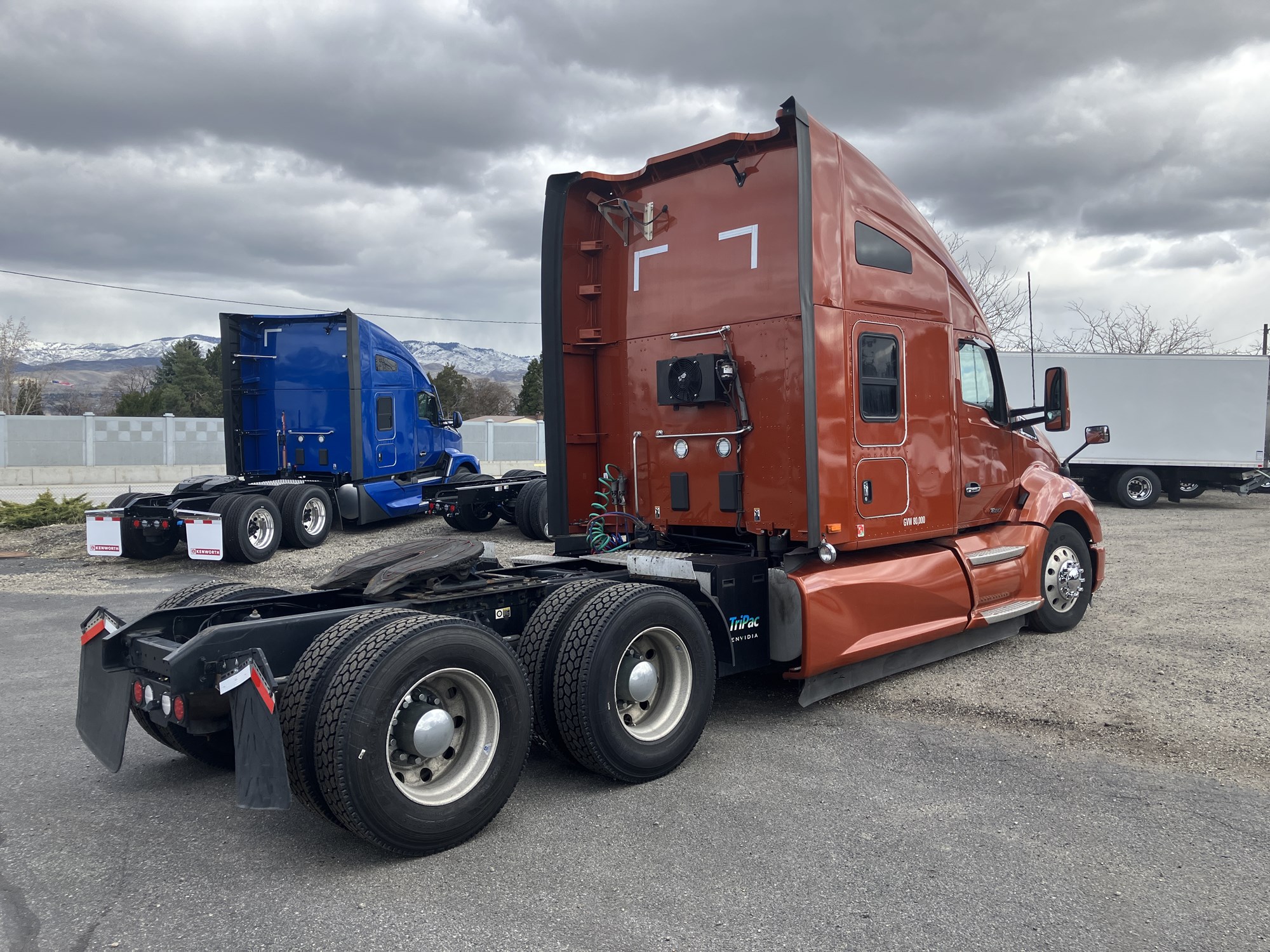 2021 Kenworth T680 - image 5 of 6