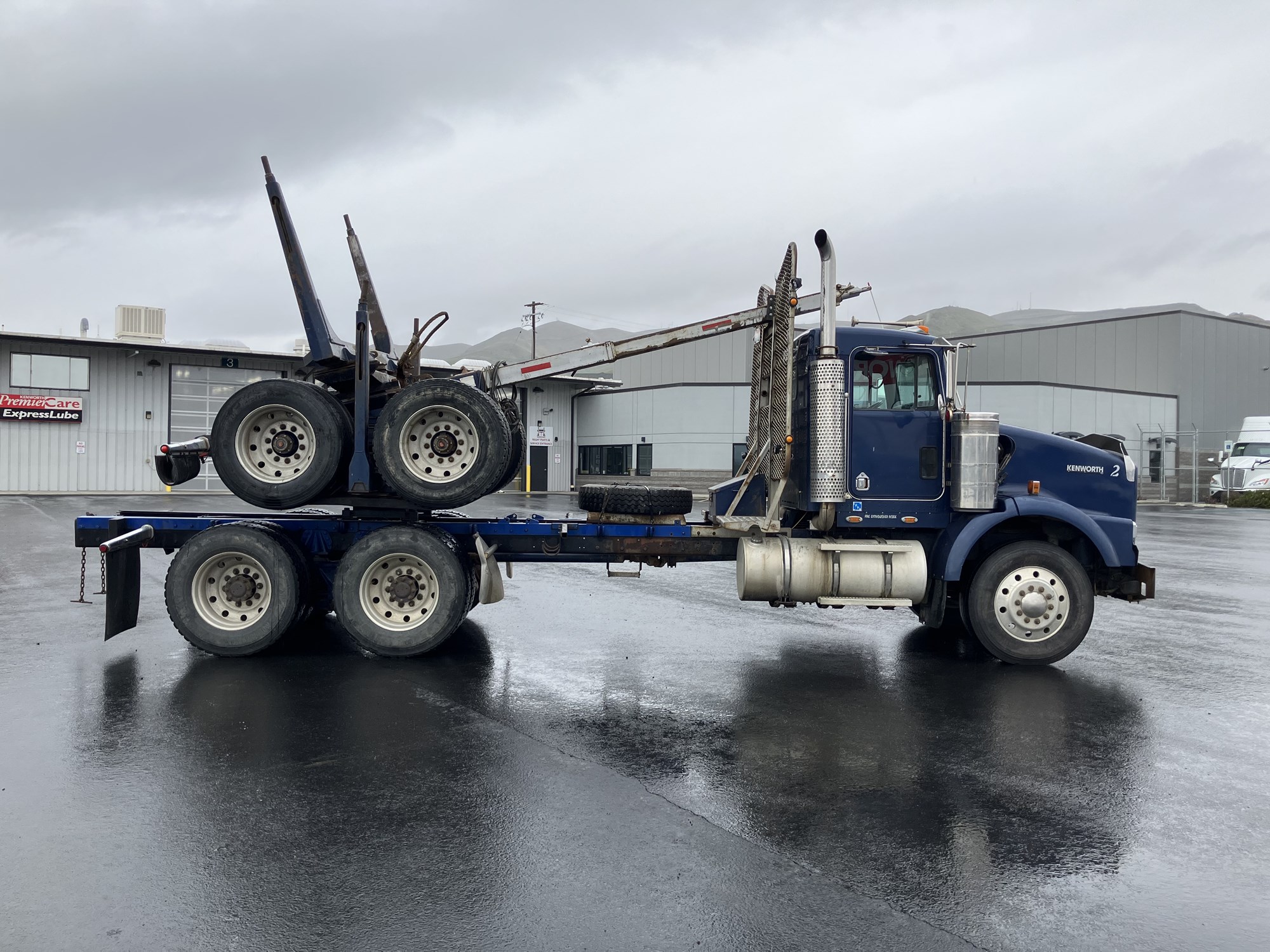 1991 Kenworth T800 - image 3 of 6