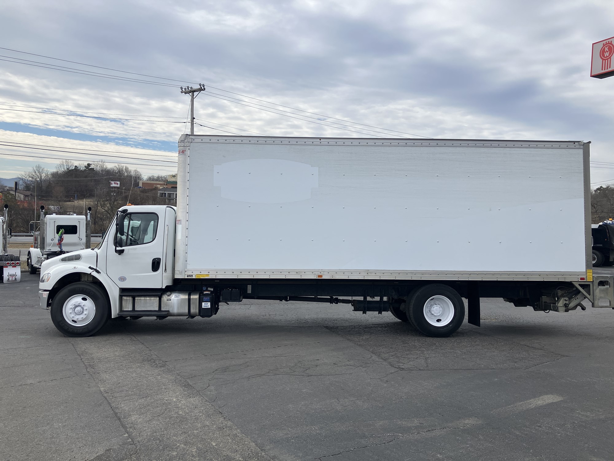 2022 Freightliner M2 - image 1 of 6