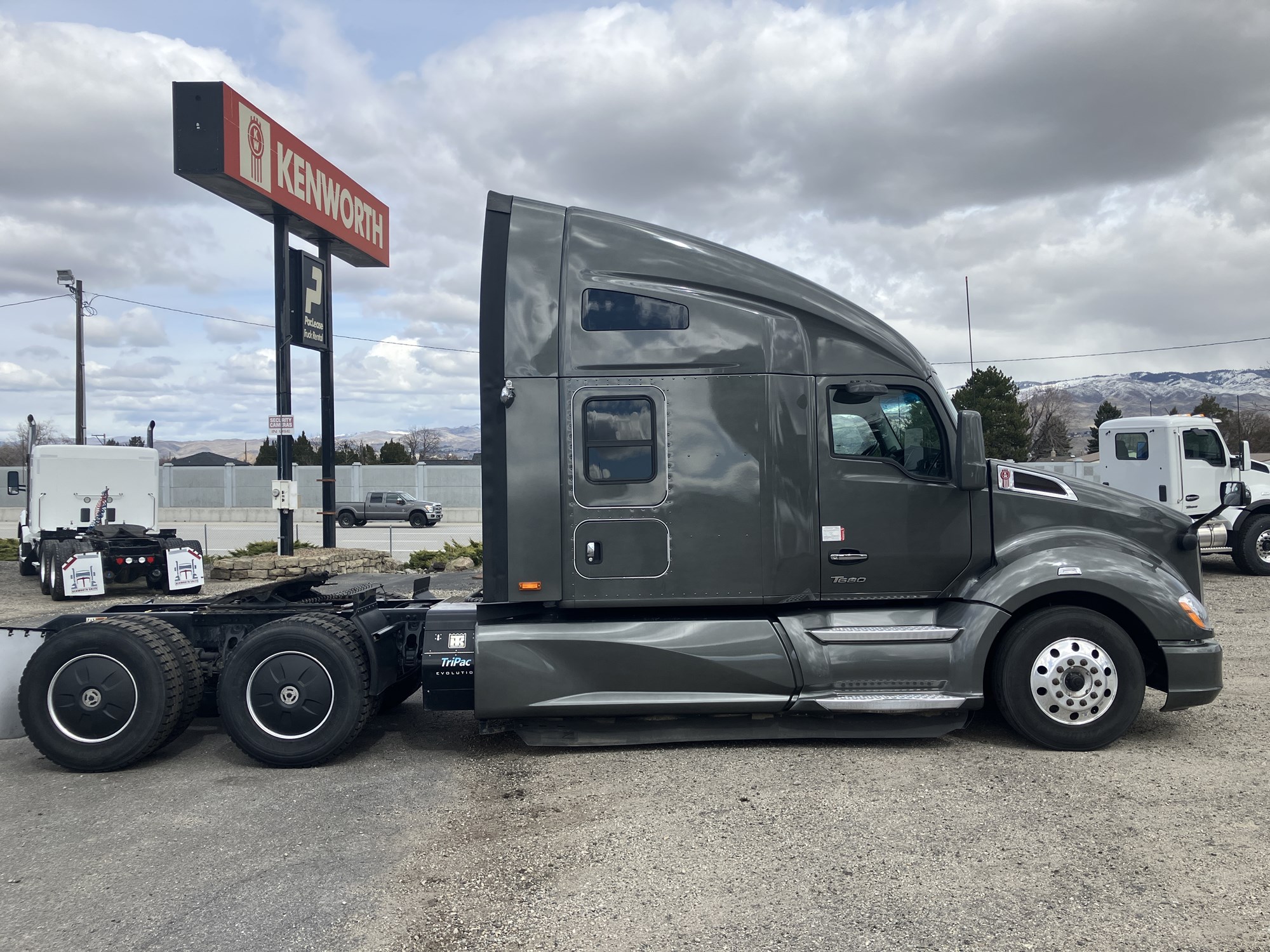 2022 Kenworth T680 - image 6 of 6