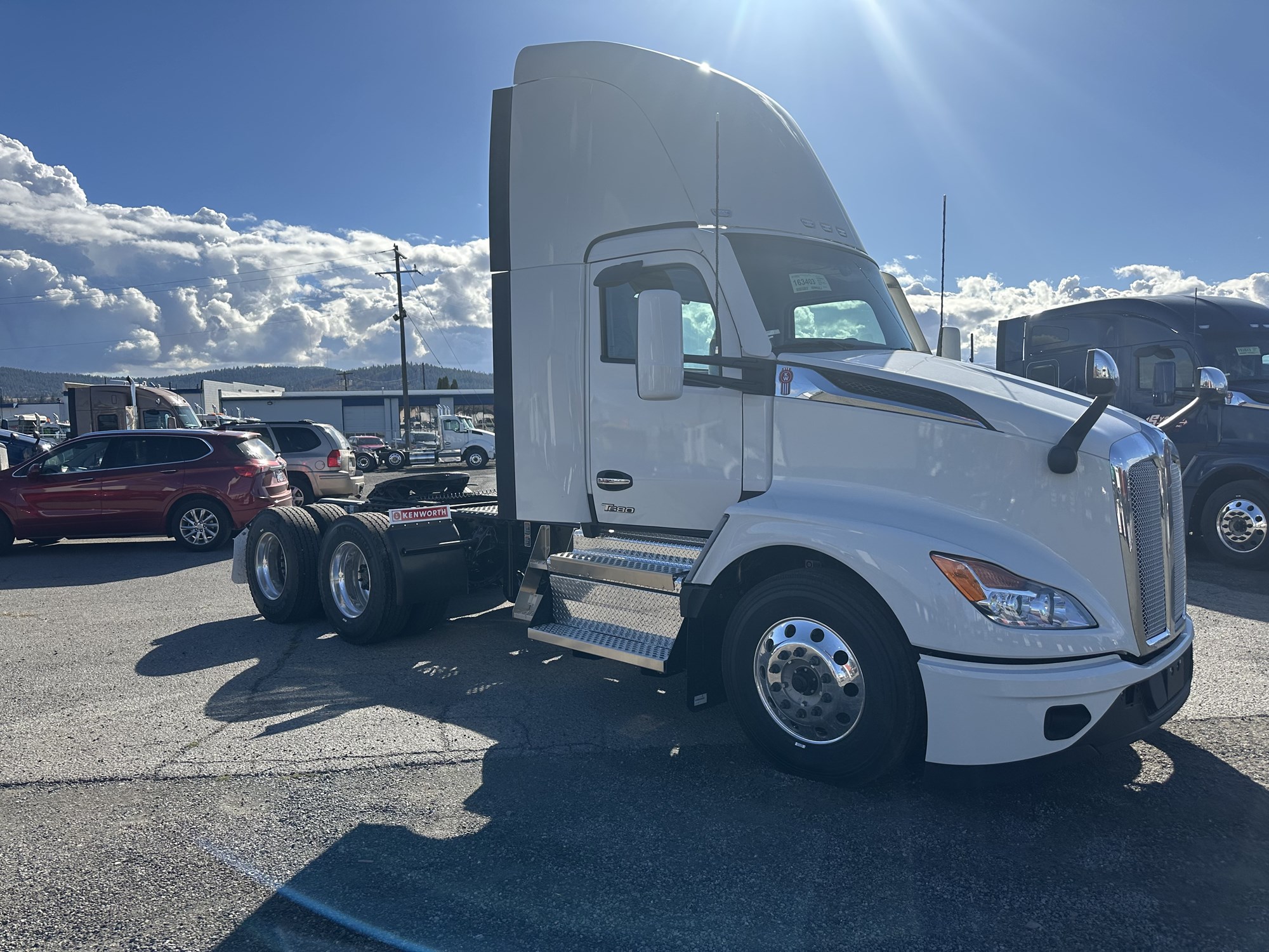 2025 Kenworth T680 Next Gen - image 2 of 6