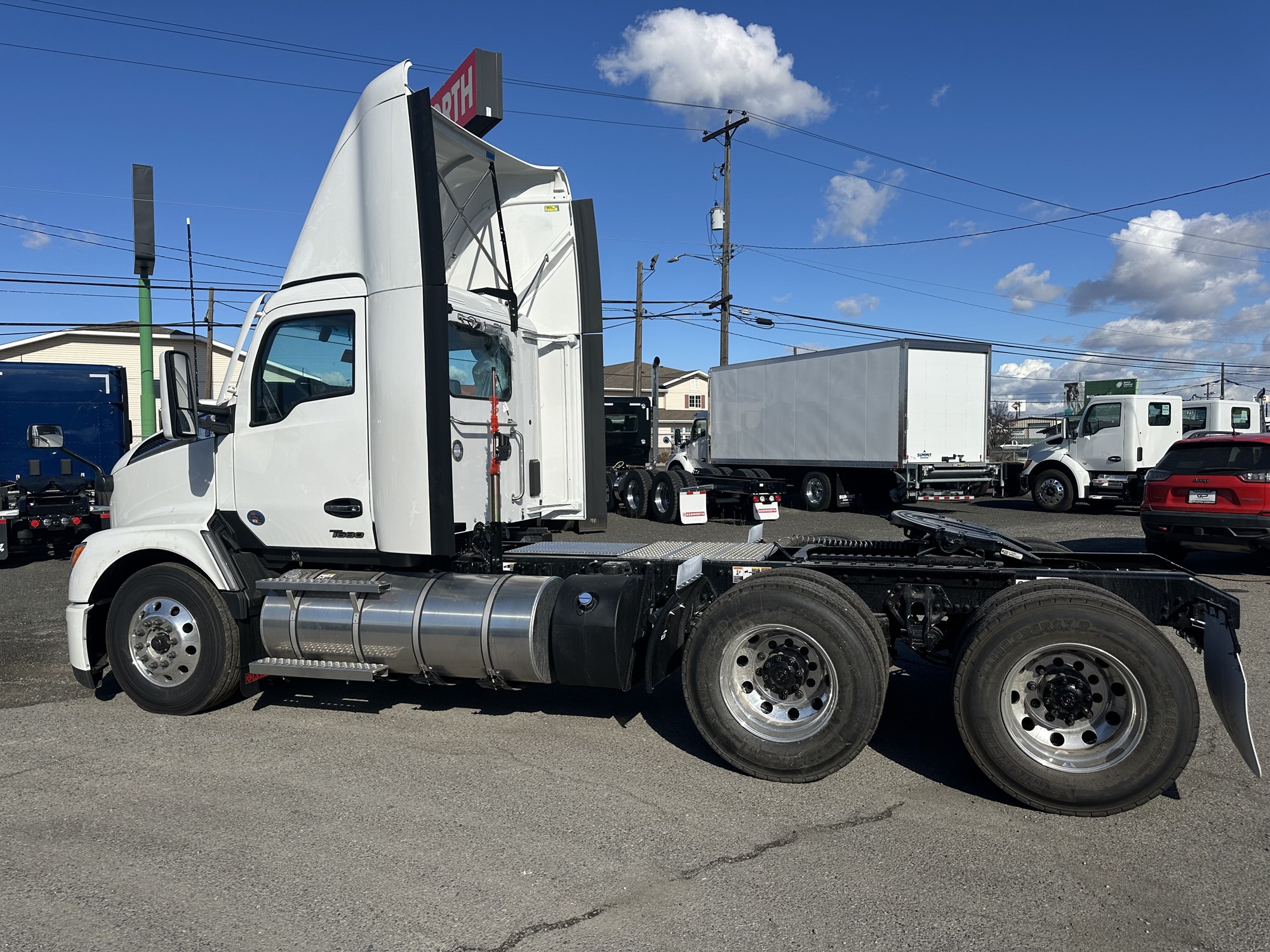 2025 Kenworth T680 Next Gen - image 3 of 5