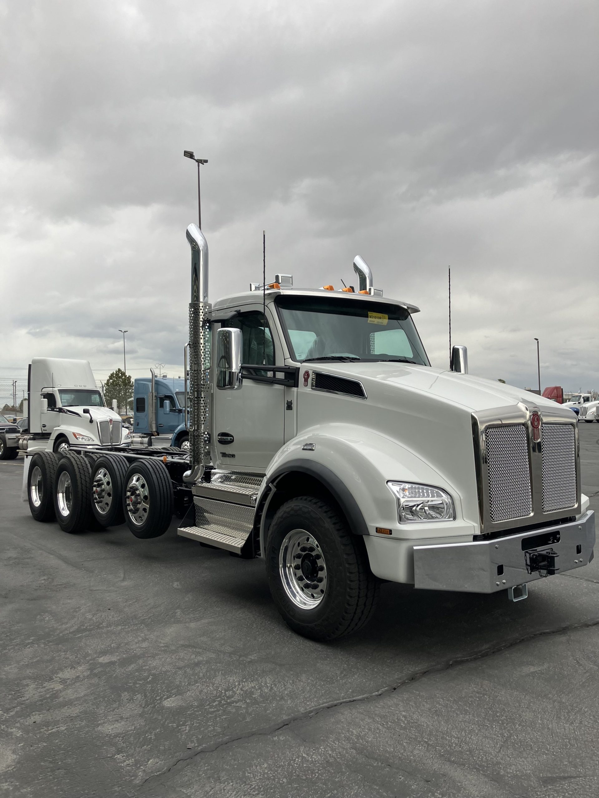 2026 Kenworth T880 - image 3 of 6