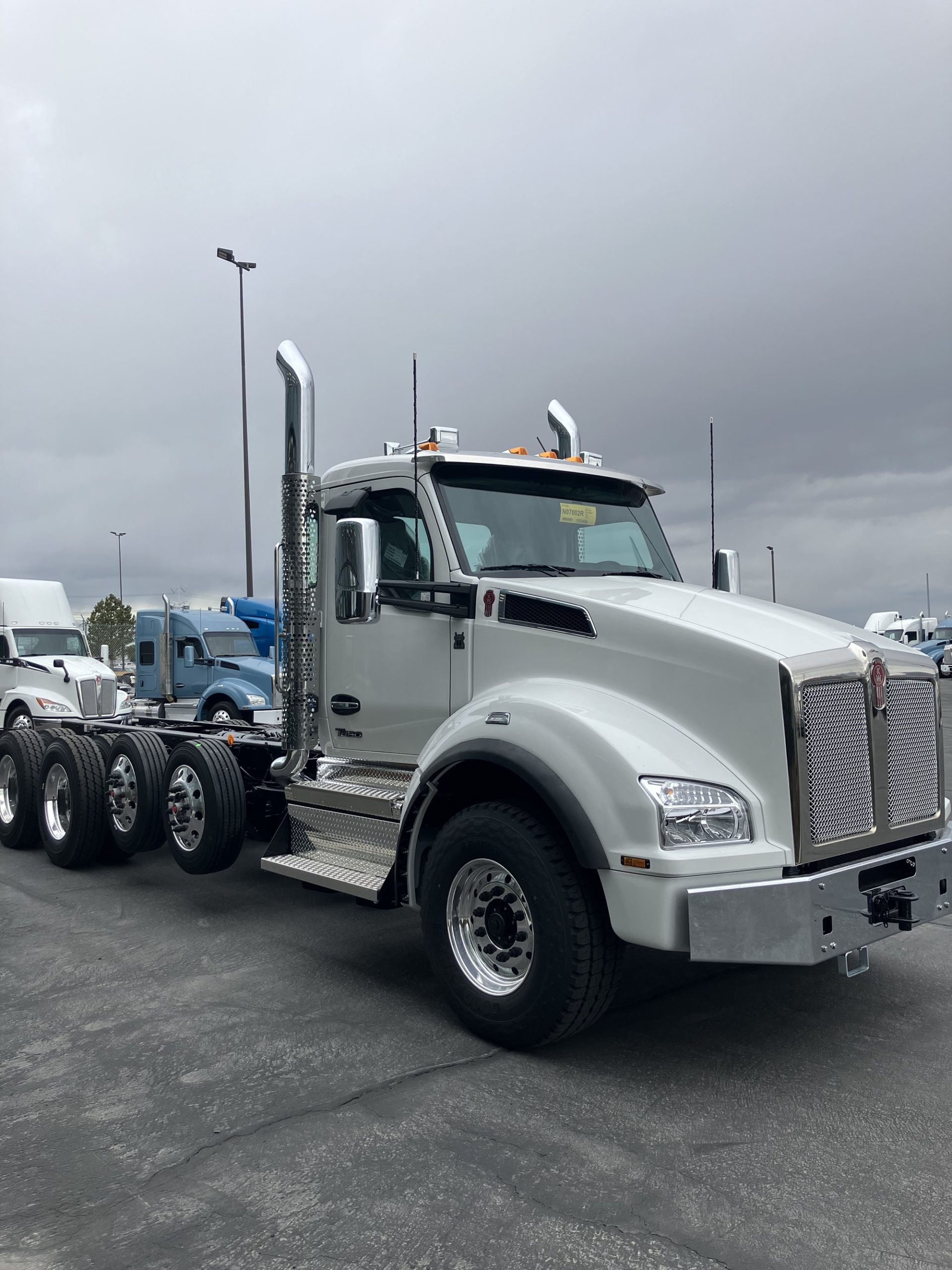 2026 Kenworth T880 - image 3 of 6