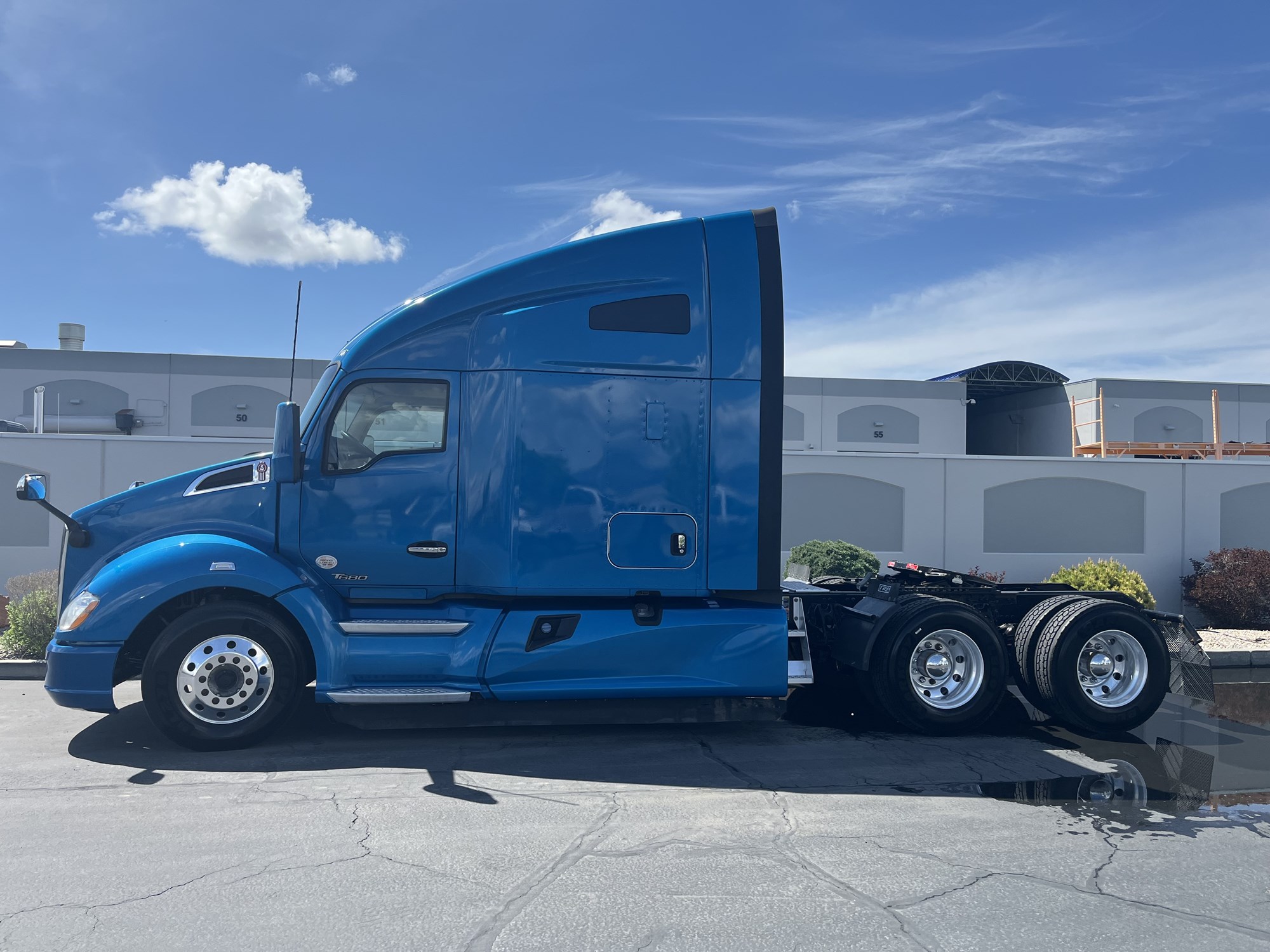 2021 Kenworth T680 - image 1 of 6
