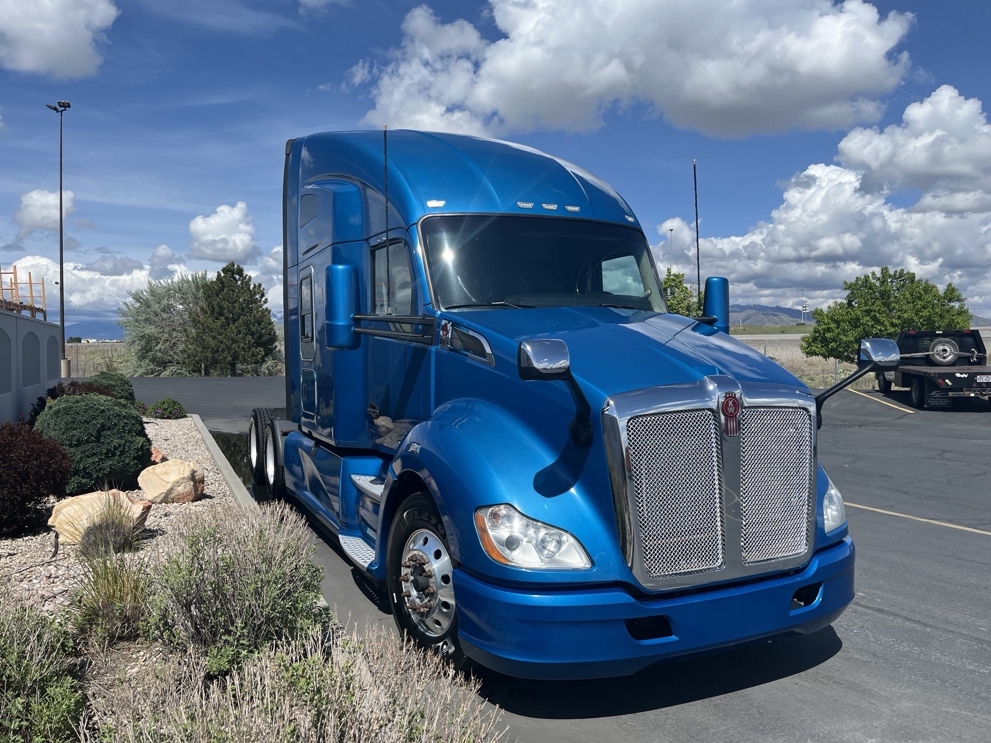 2021 Kenworth T680 - image 4 of 6