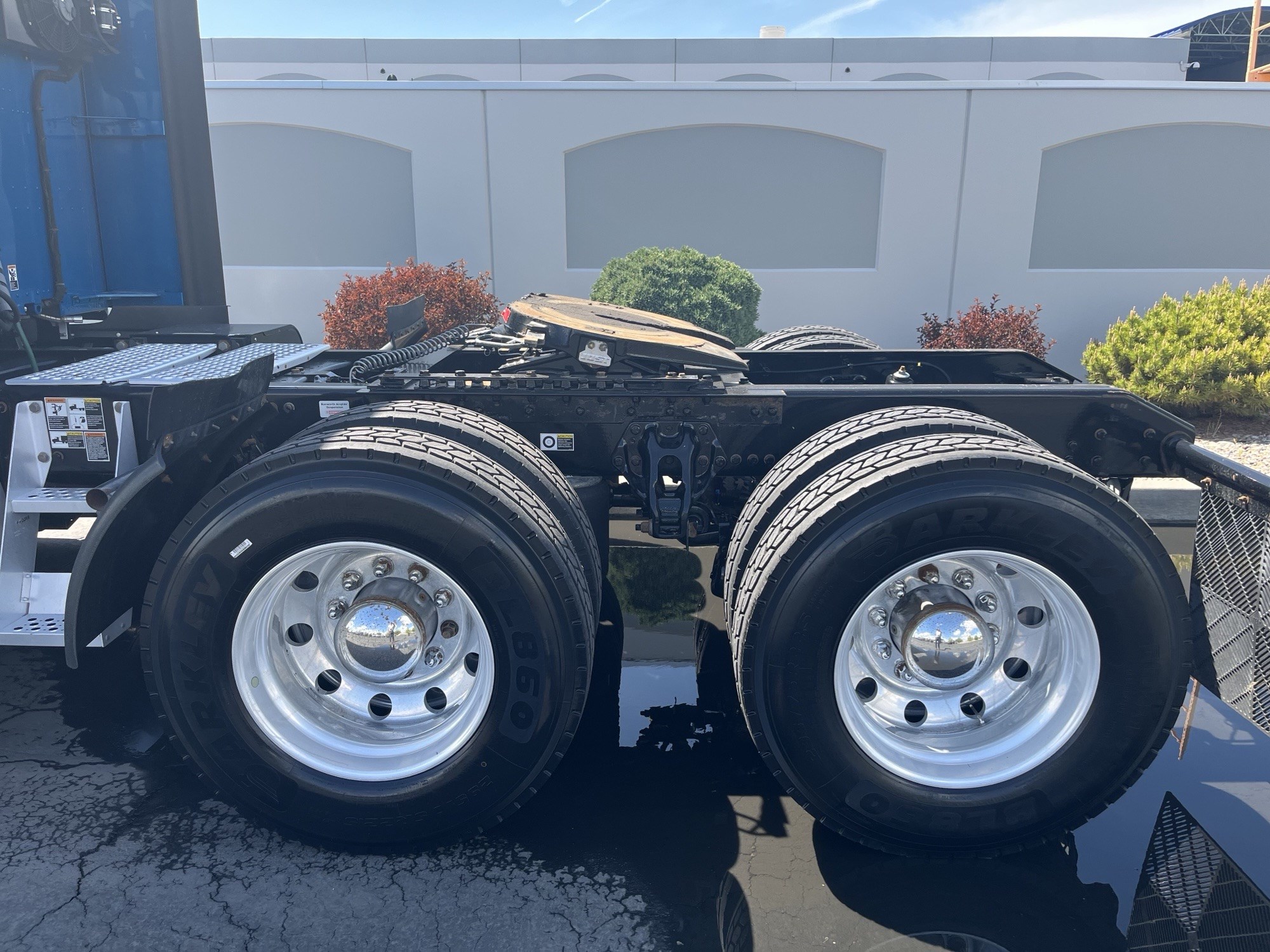 2021 Kenworth T680 - image 5 of 6