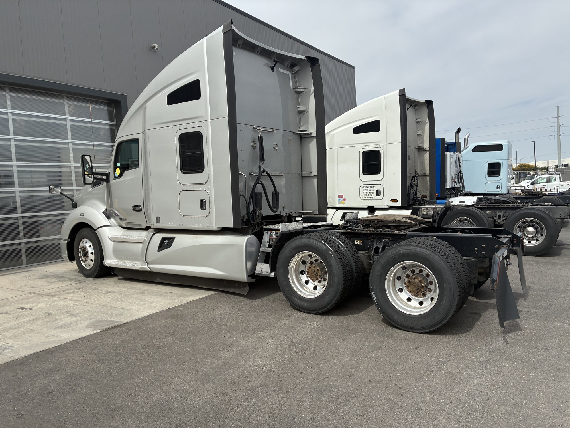 2021 Kenworth T680 - image 6 of 6