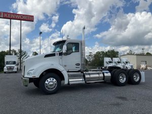 2025 Kenworth T880 SJ182057-01