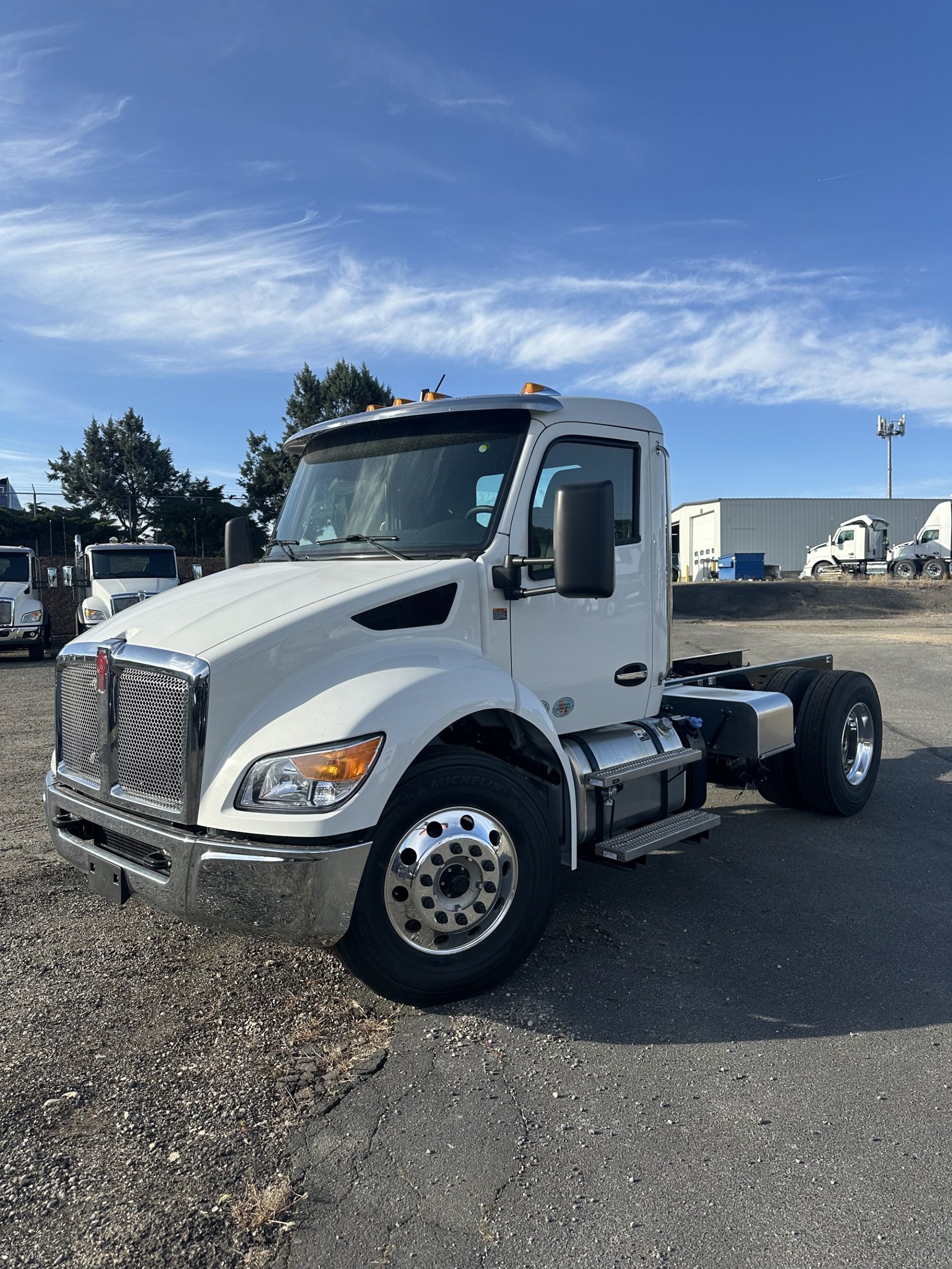 2025 Kenworth T380 - image 1 of 6