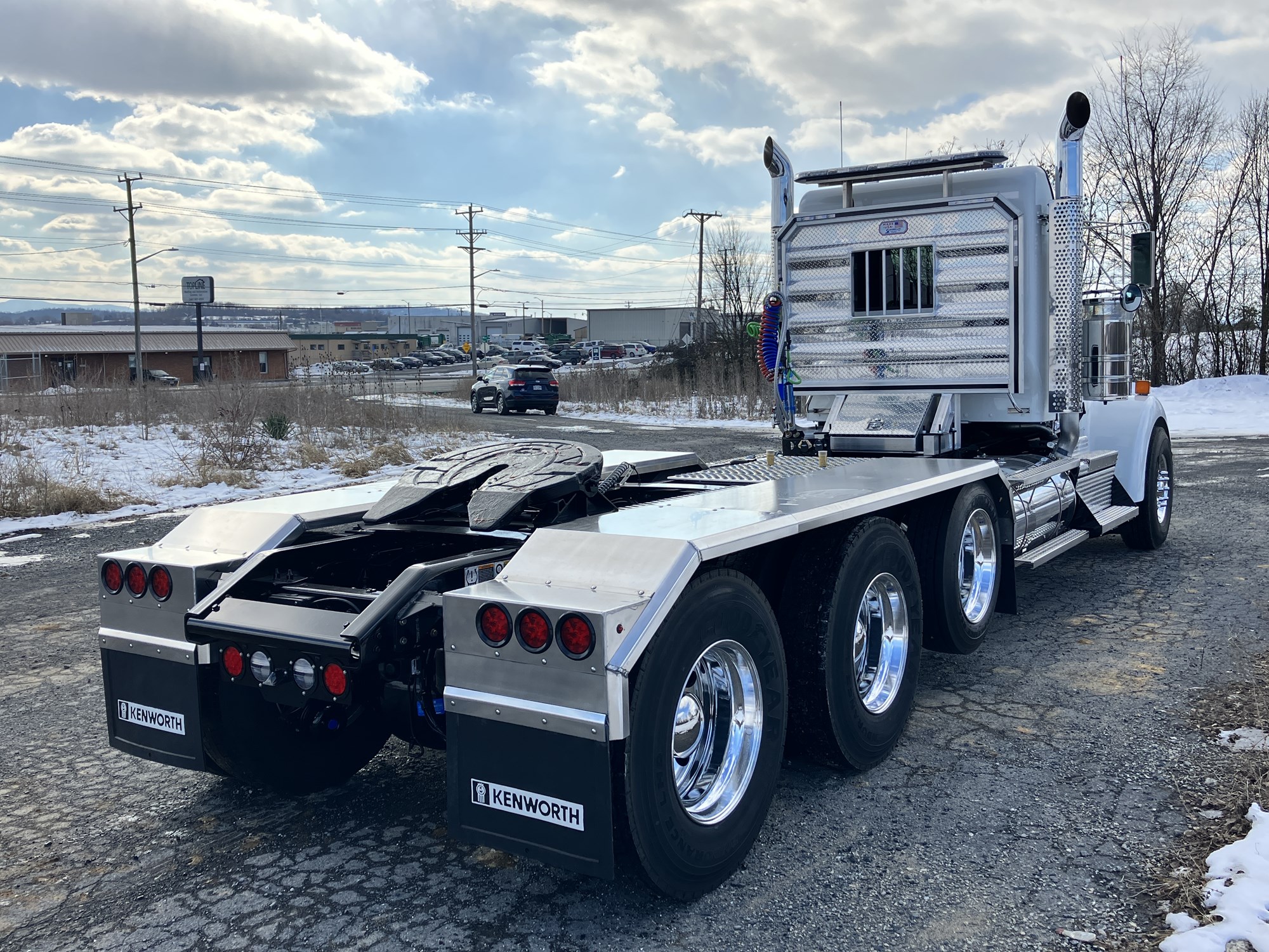 2025 Kenworth W900B - image 5 of 6