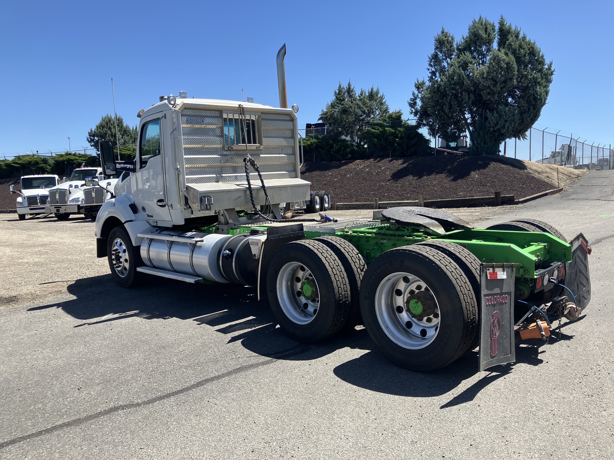 2018 Kenworth T880 - image 3 of 6