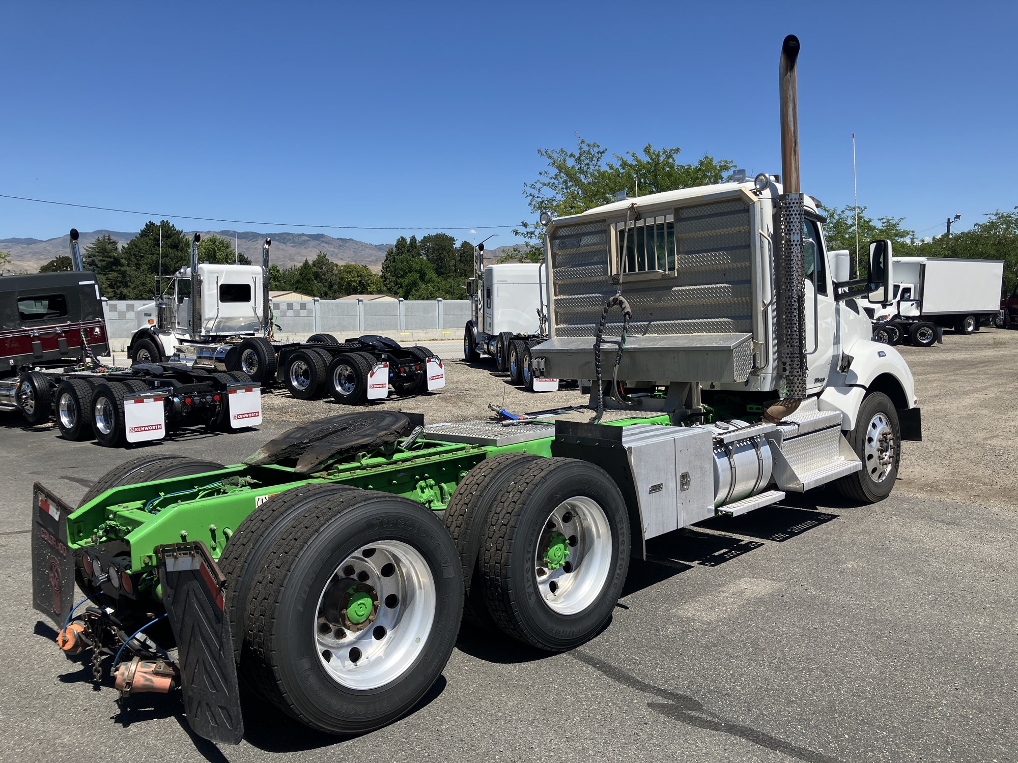 2018 Kenworth T880 - image 5 of 6