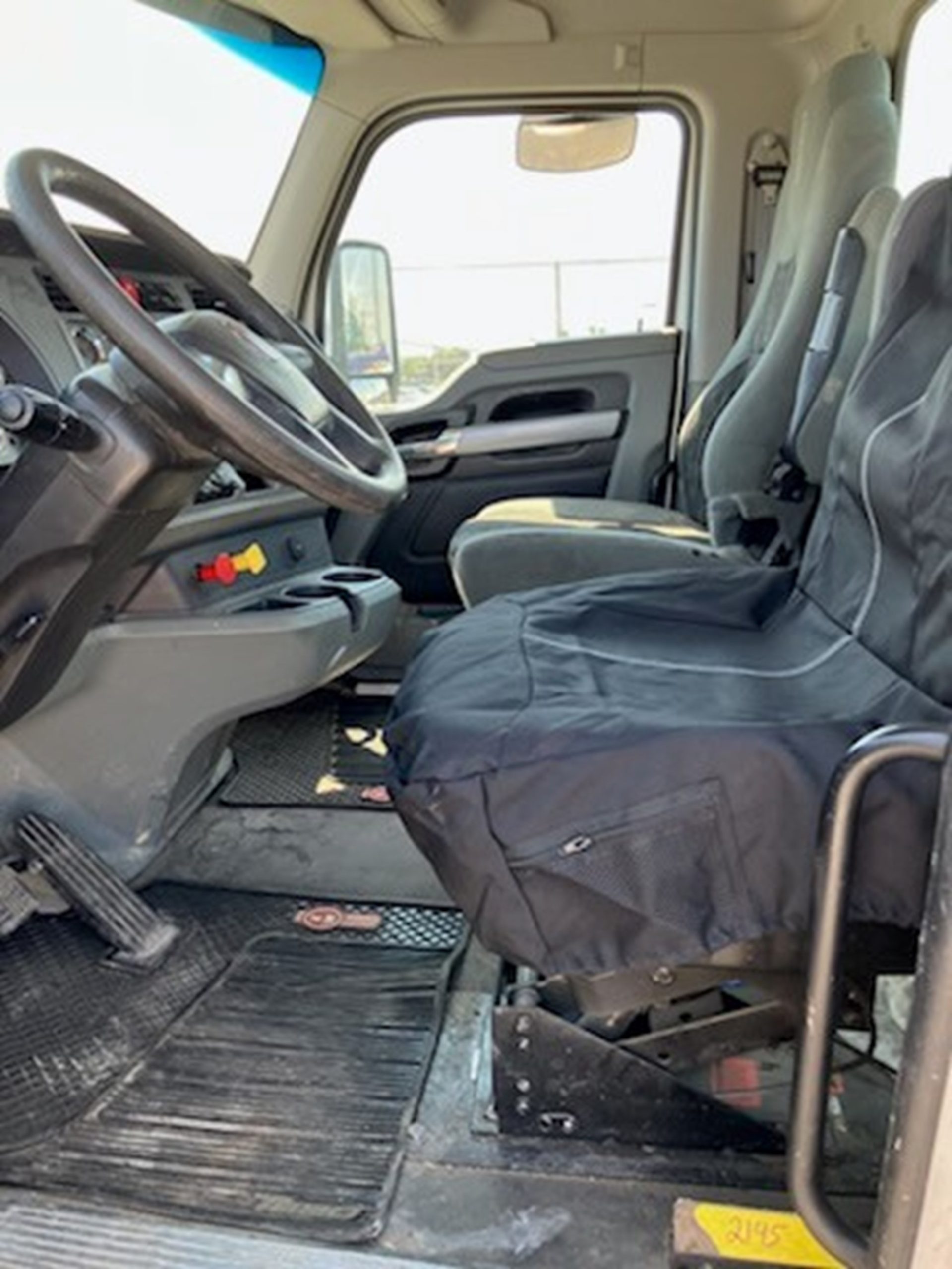 2021 Kenworth T880 - image 5 of 5