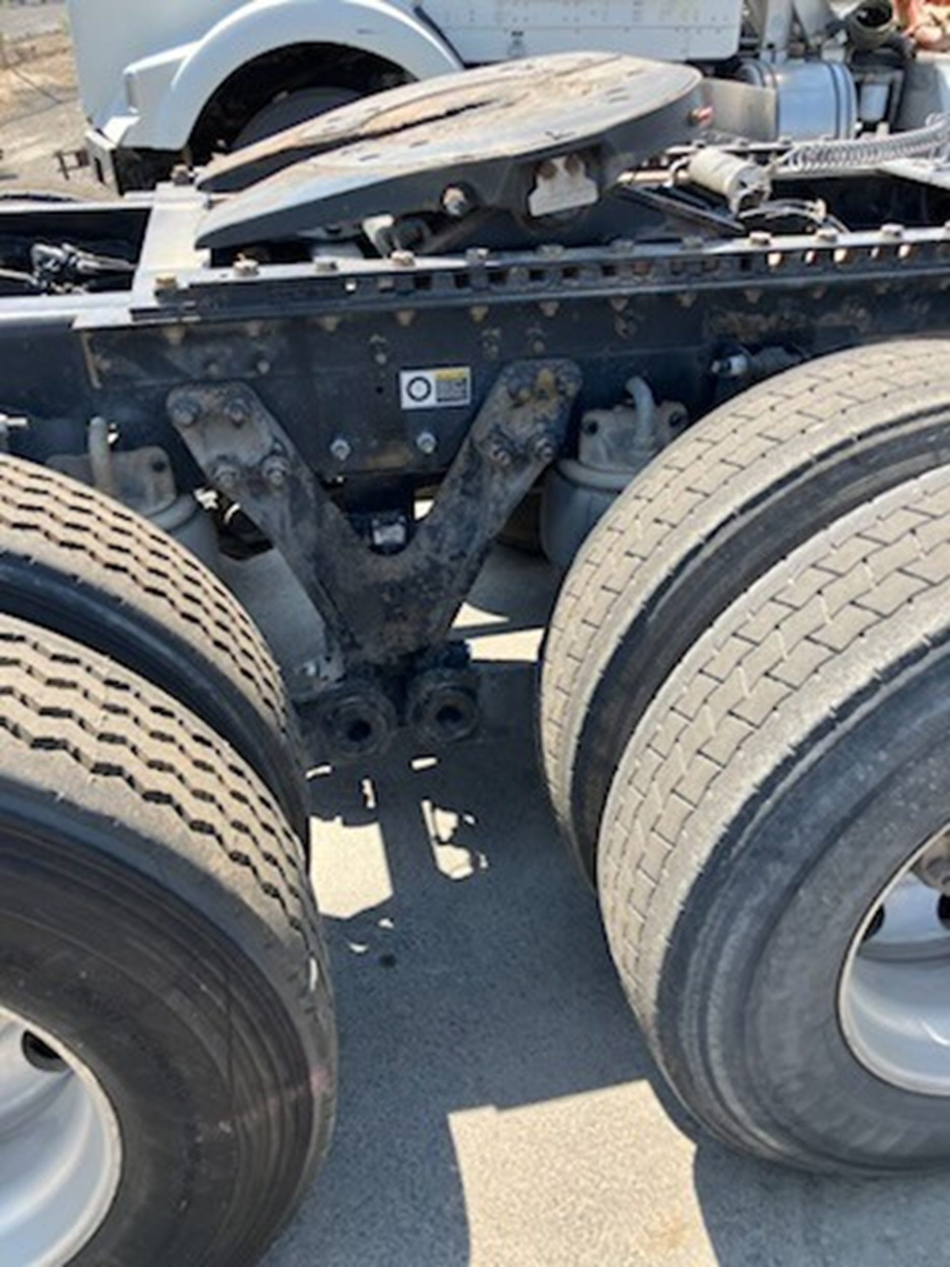 2021 Kenworth T880 - image 3 of 5