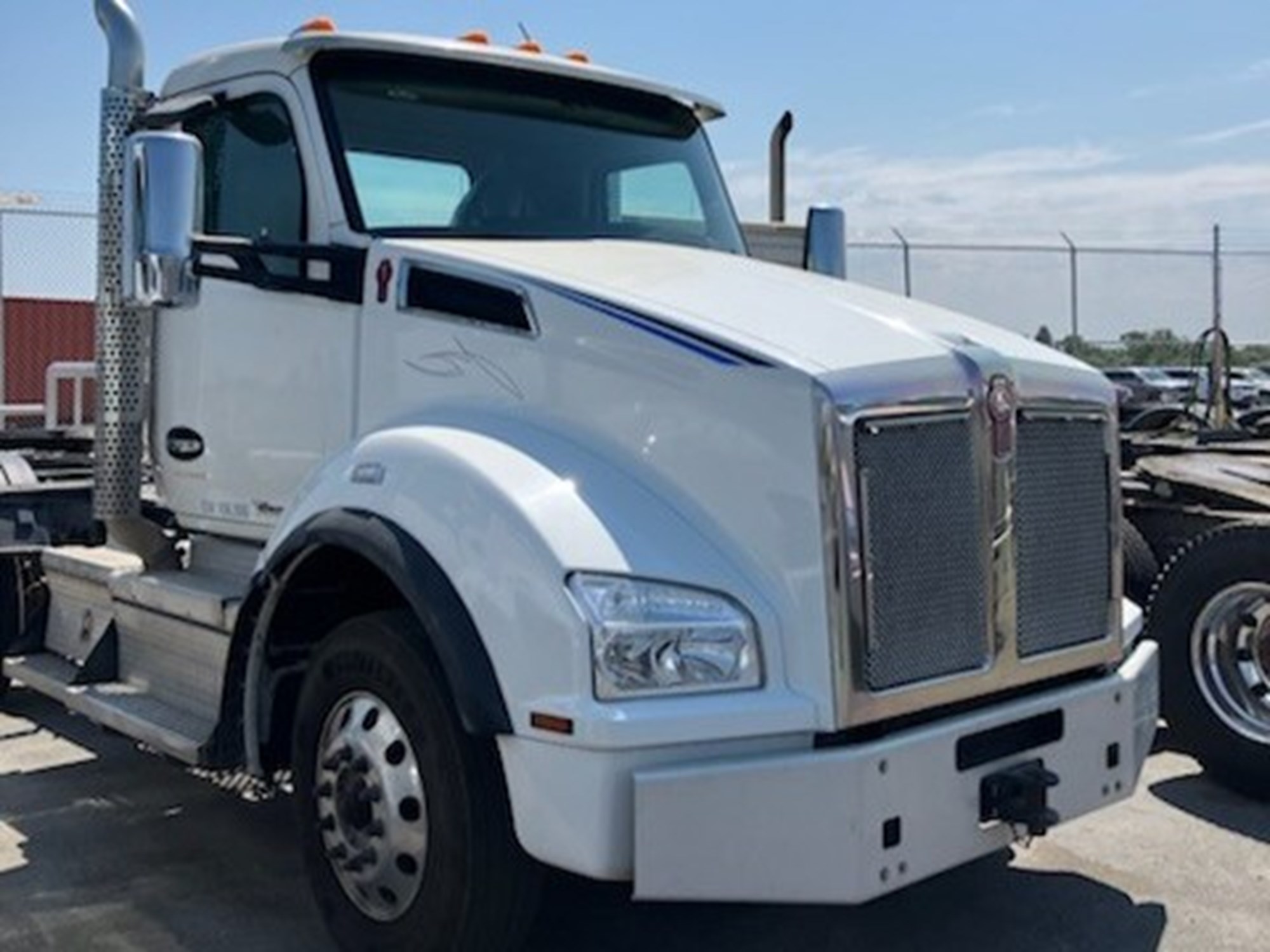 2021 Kenworth T880 - image 4 of 5