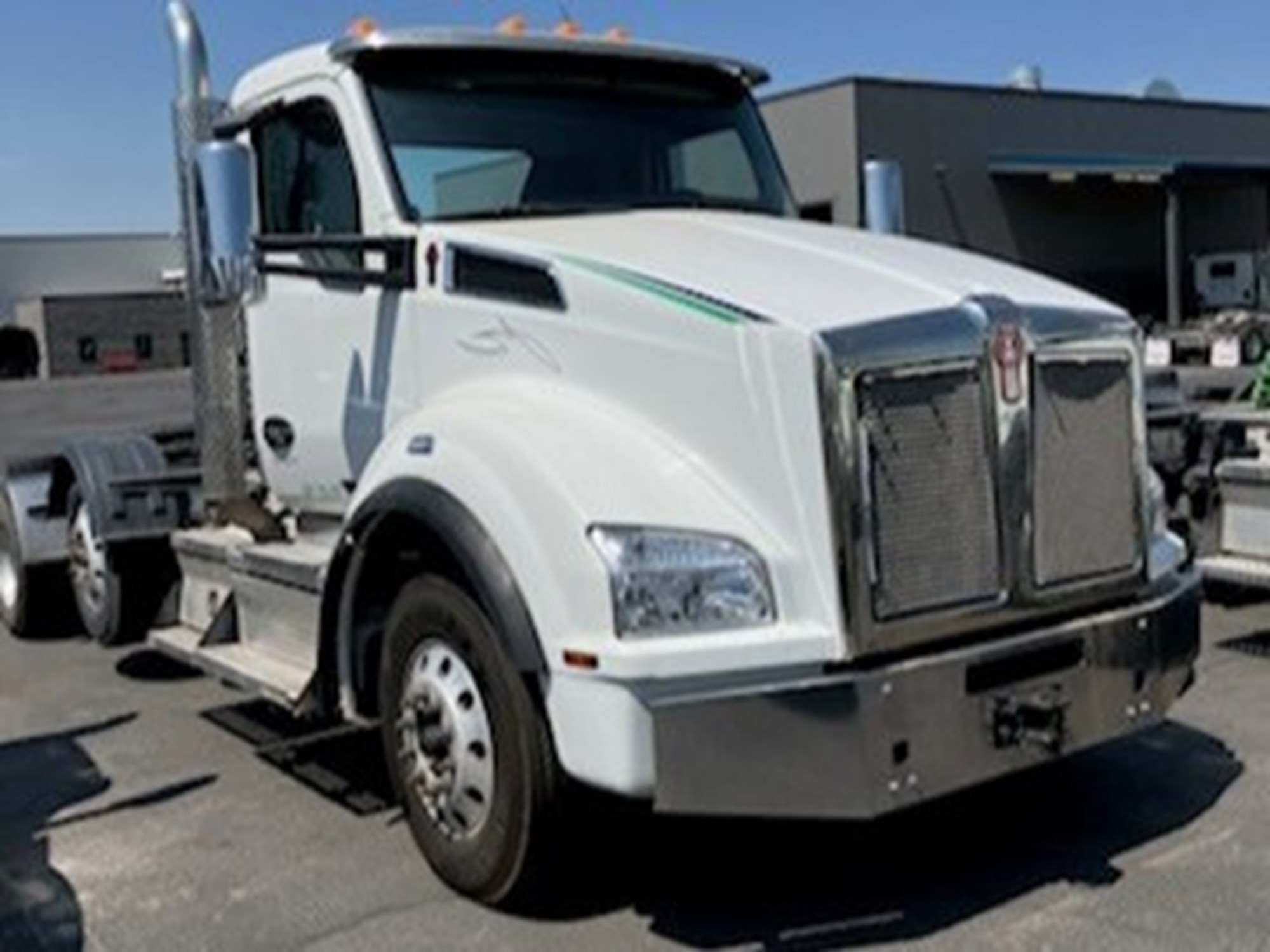 2021 Kenworth T880 - image 4 of 5