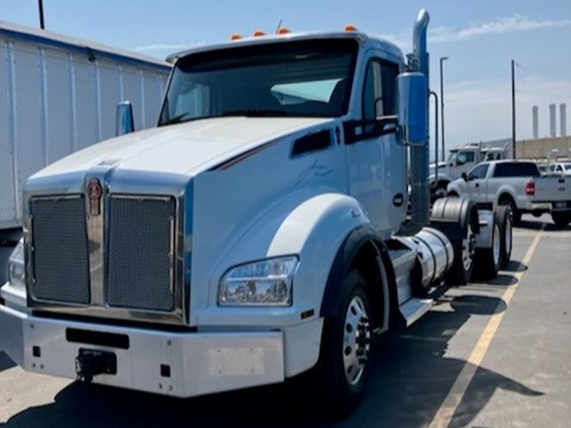 2021 Kenworth T880 - image 1 of 5