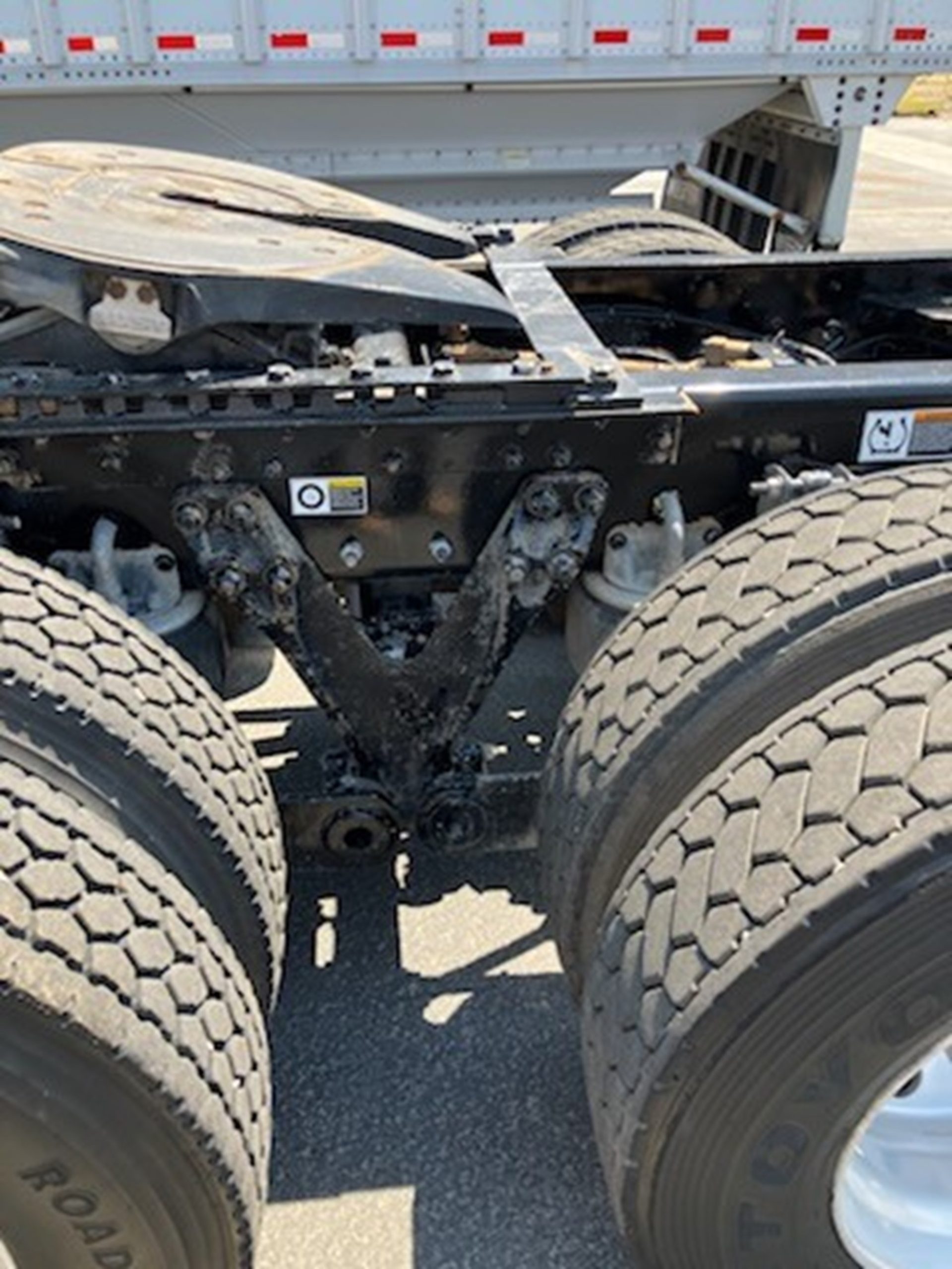 2021 Kenworth T880 - image 2 of 5