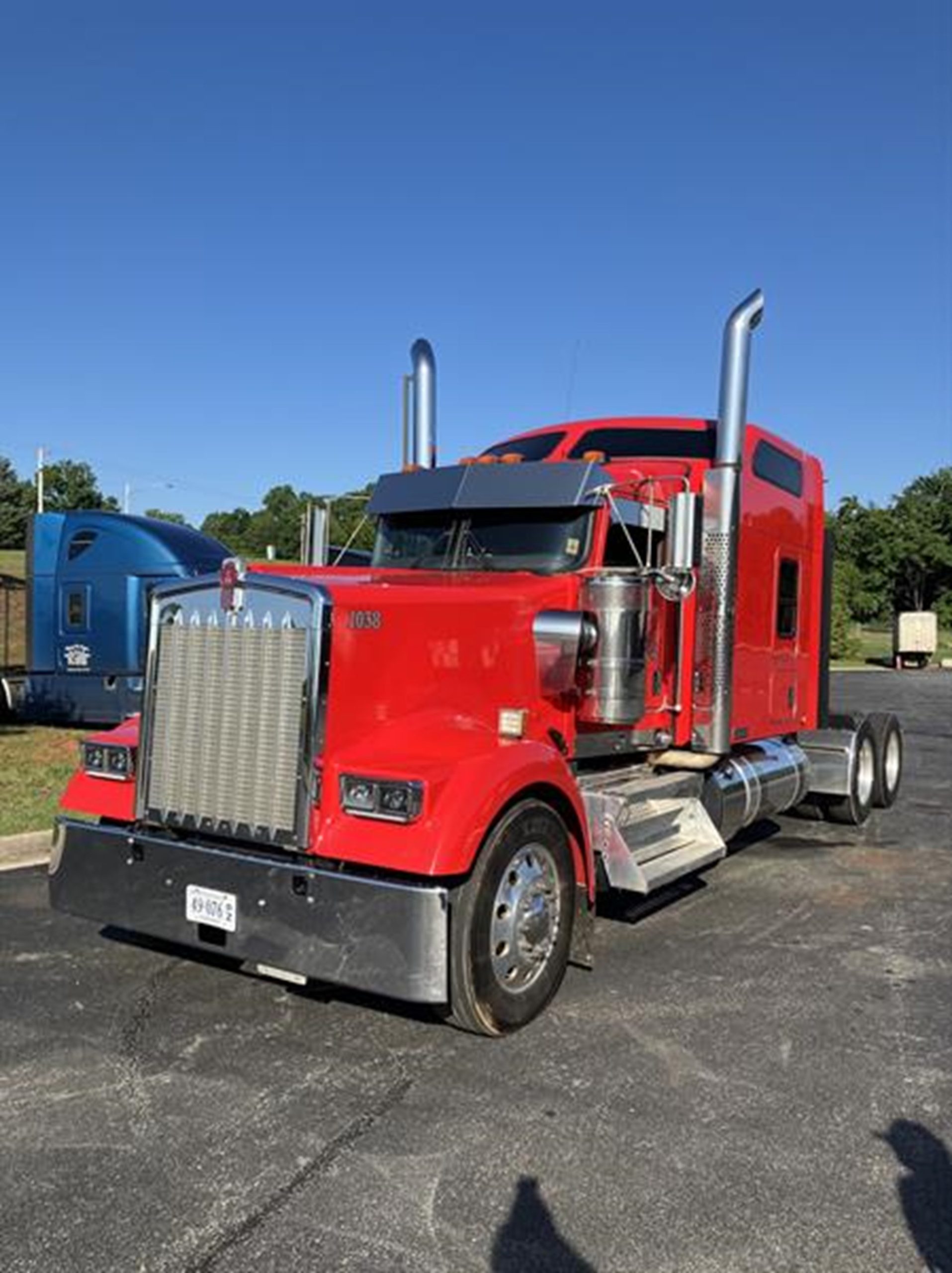 2023 Kenworth W900L - image 1 of 6