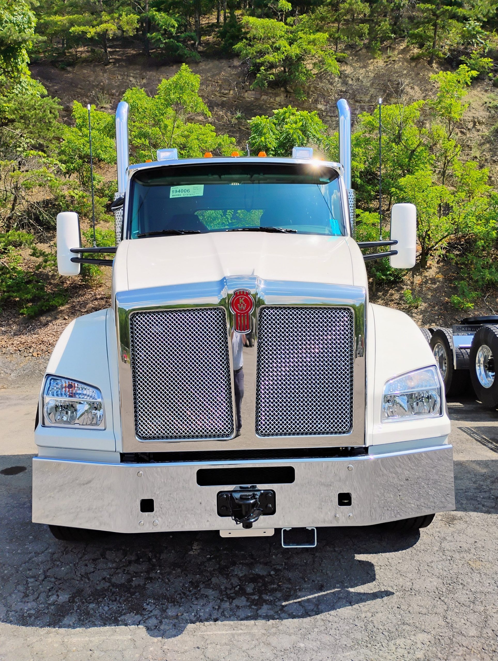 2026 Kenworth T880 - image 3 of 6