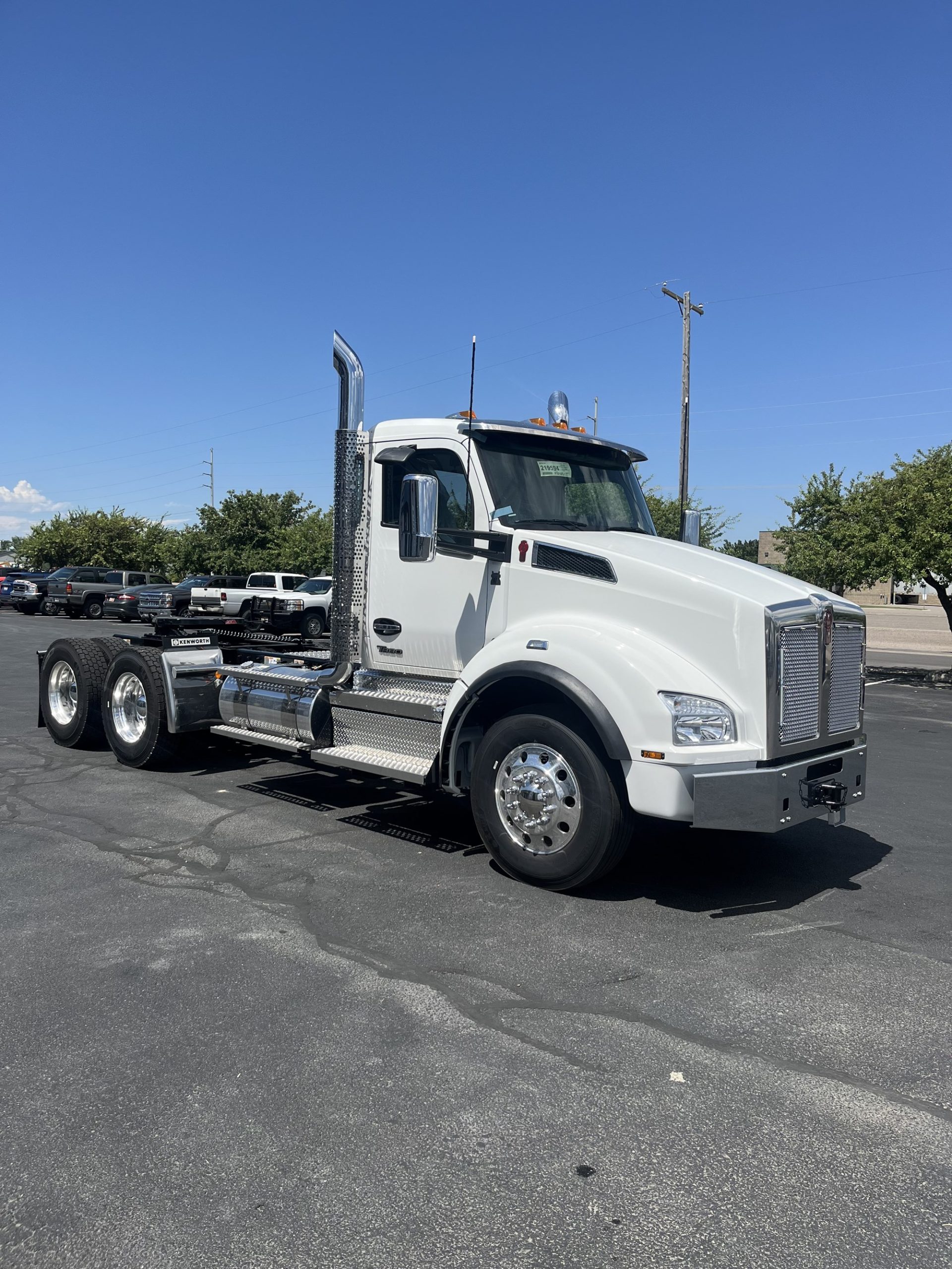 2026 Kenworth T880 - image 3 of 6