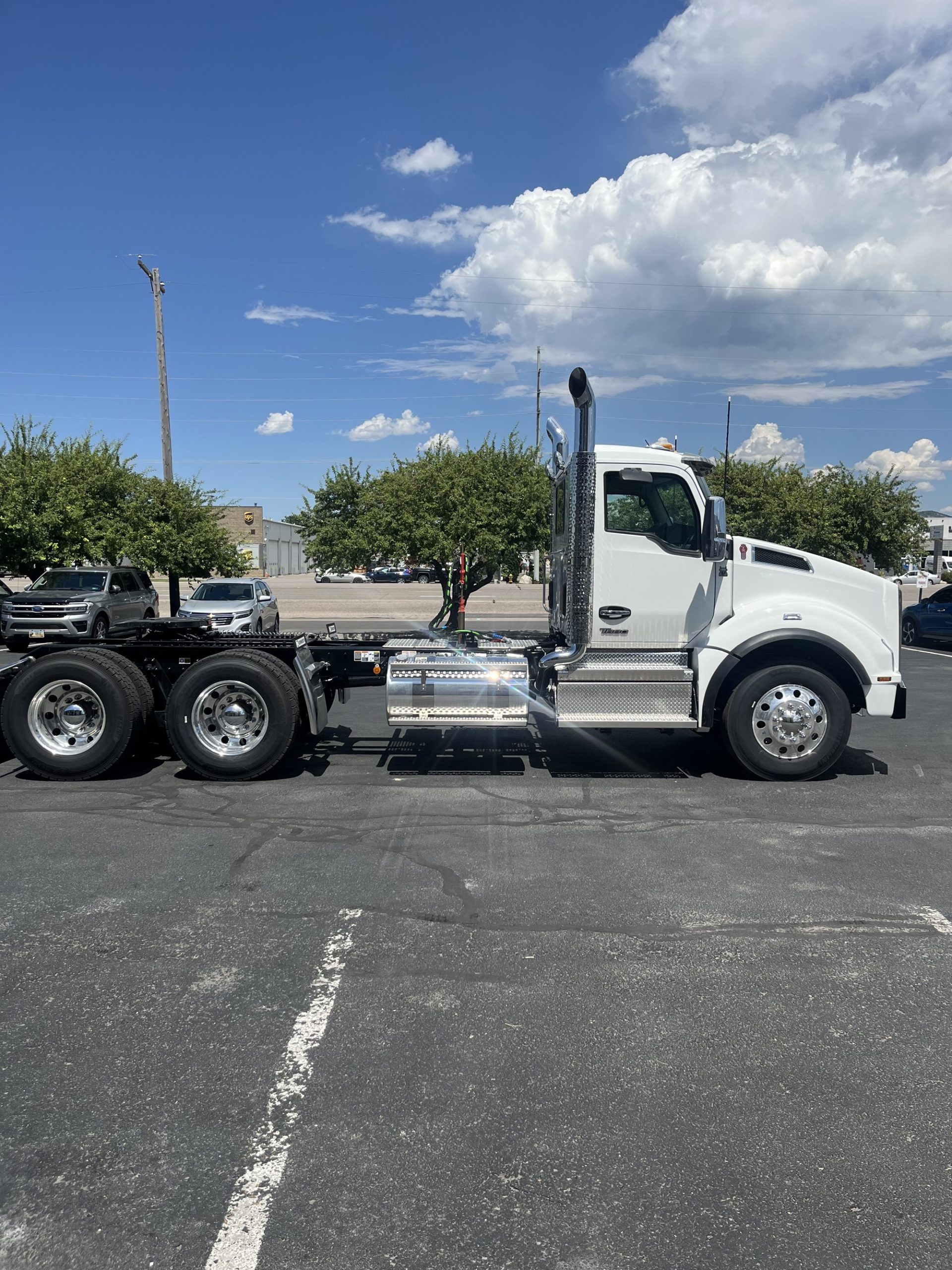 2026 Kenworth T880 - image 4 of 6