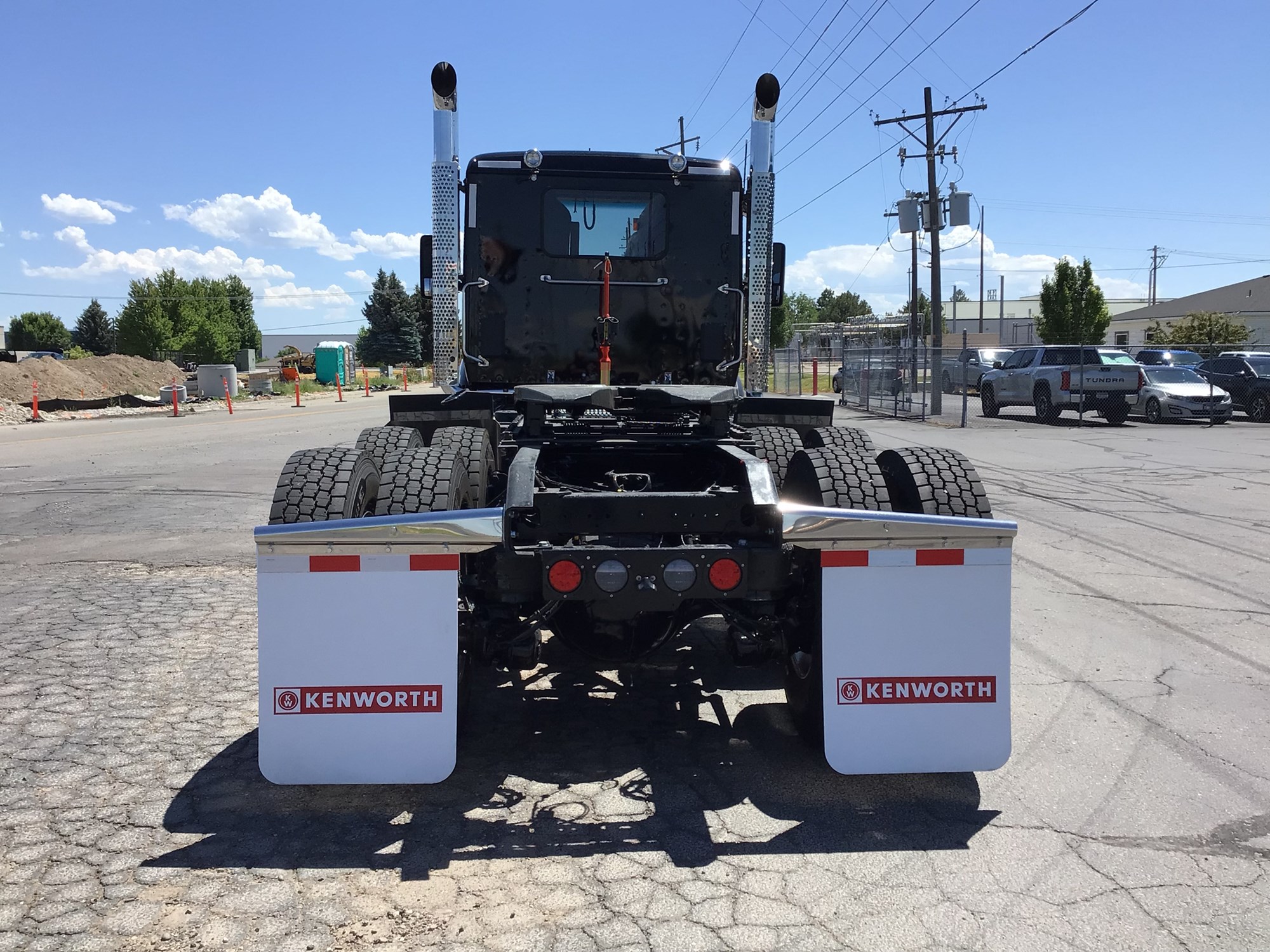 2026 Kenworth T880 - image 3 of 6