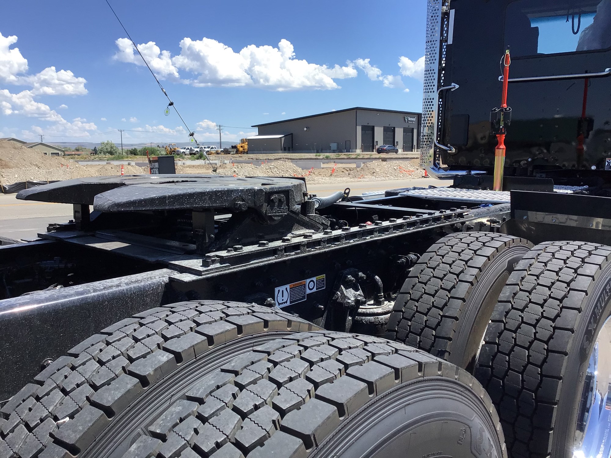 2026 Kenworth T880 - image 4 of 6