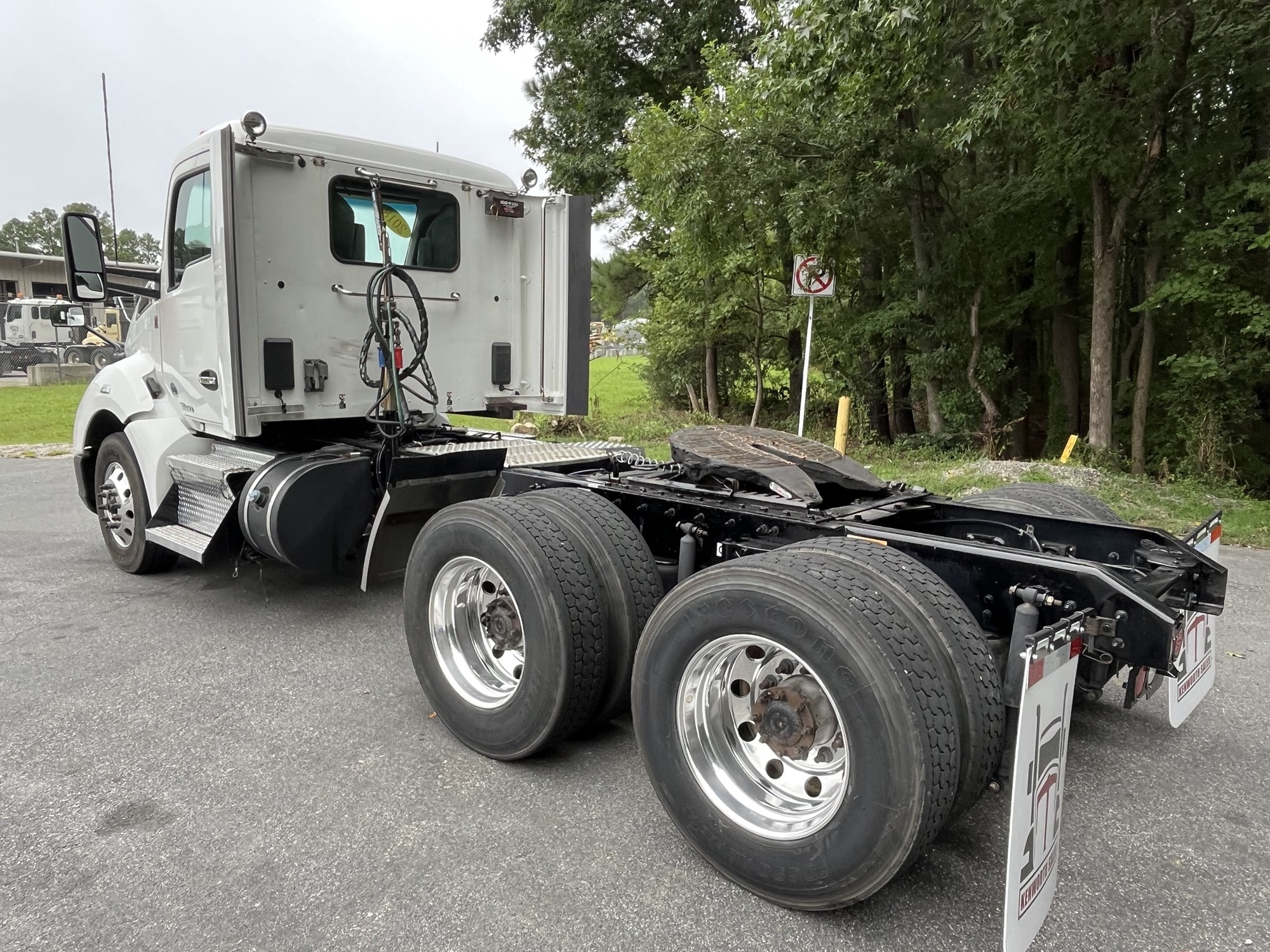 2018 Kenworth T680 JJ224363U-10 2018 Kenworth T680 JJ224363U-10