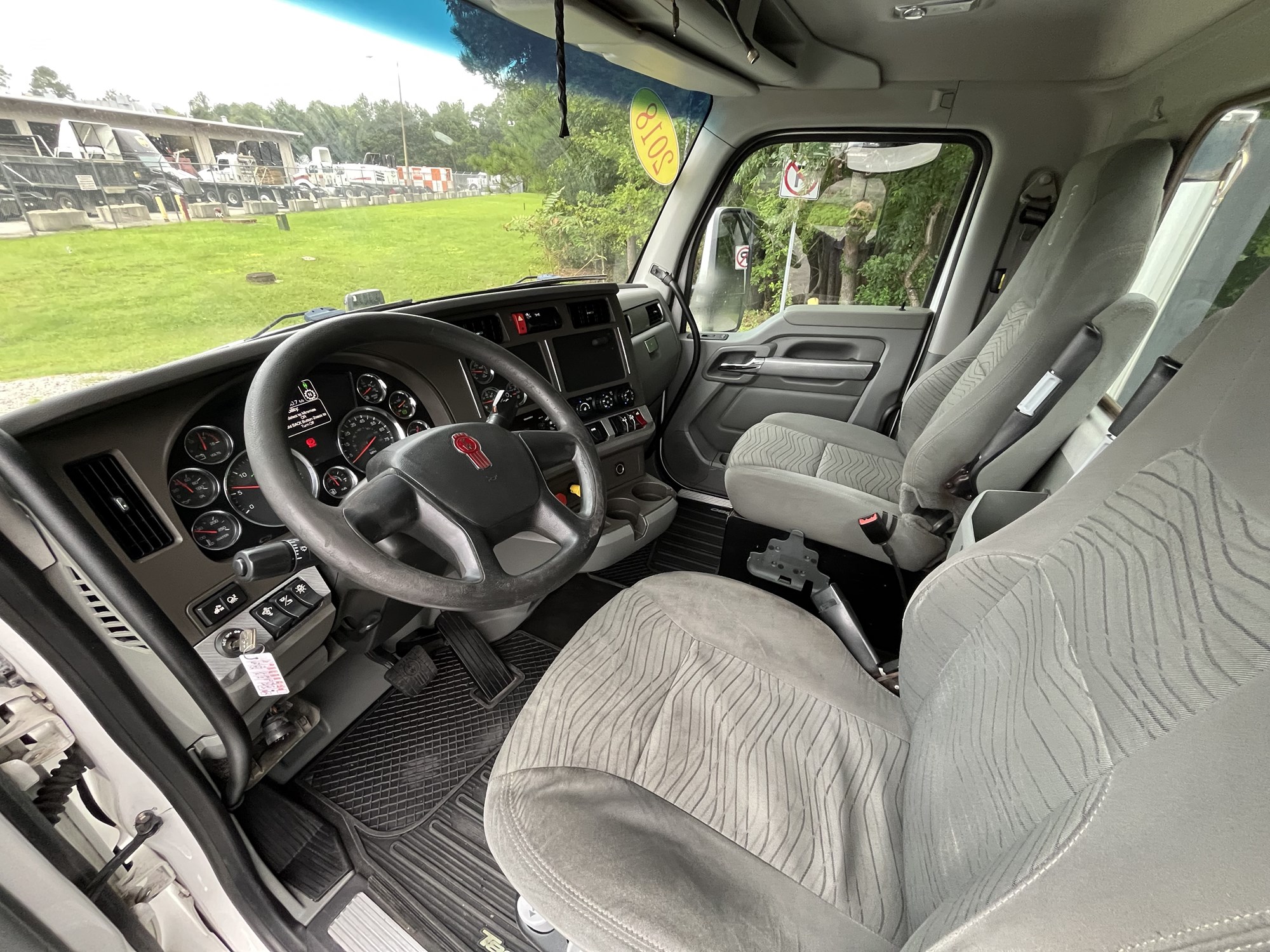 2018 Kenworth T680 JJ224363U-18 2018 Kenworth T680 JJ224363U-18